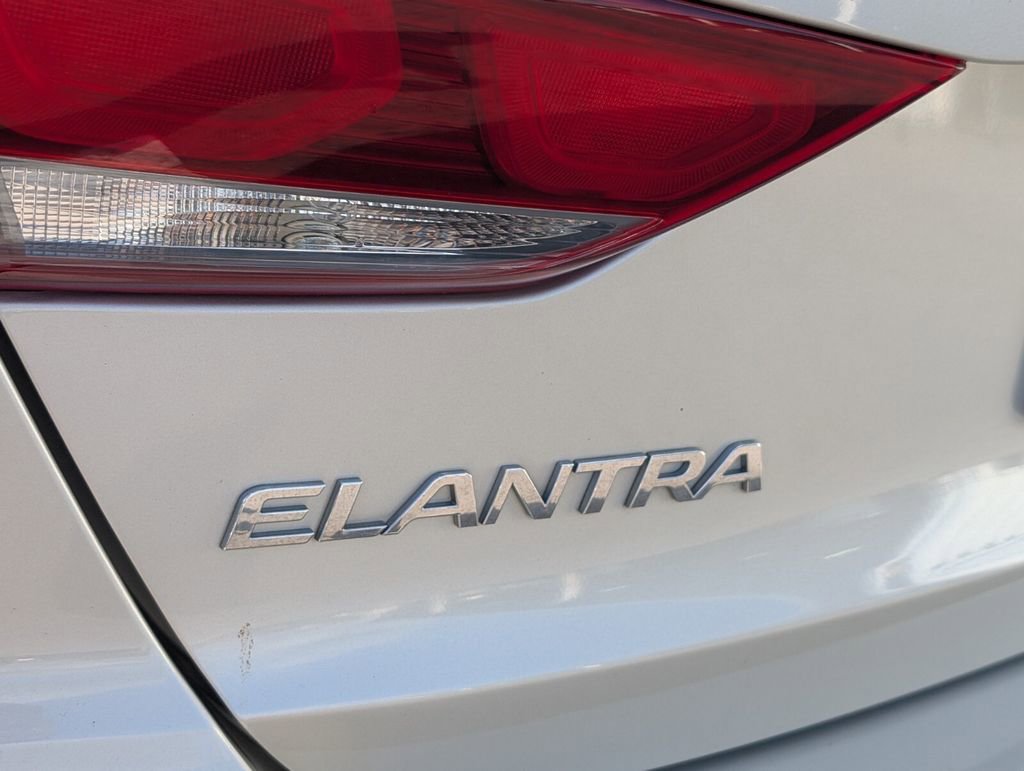 Used 2018 Hyundai Elantra SEL FWD image 14