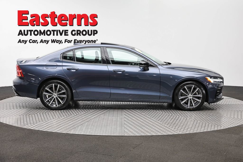 Used 2022 Volvo S60 B5 Momentum AWD/4WD image 4