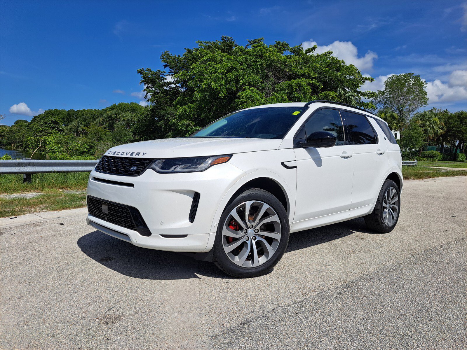 Certified 2025 Land Rover Discovery Sport S image 1