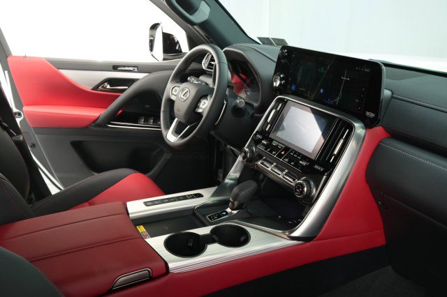 Used 2025 Lexus LX 700h F Sport image 59