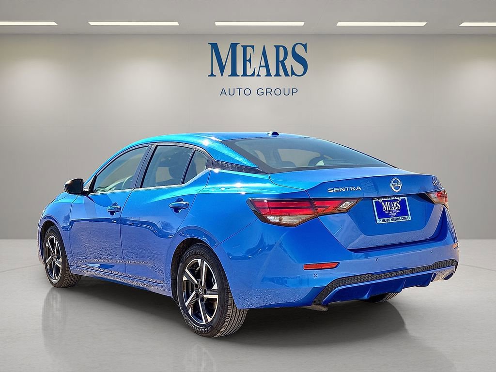 Used 2024 Nissan Sentra SV image 3