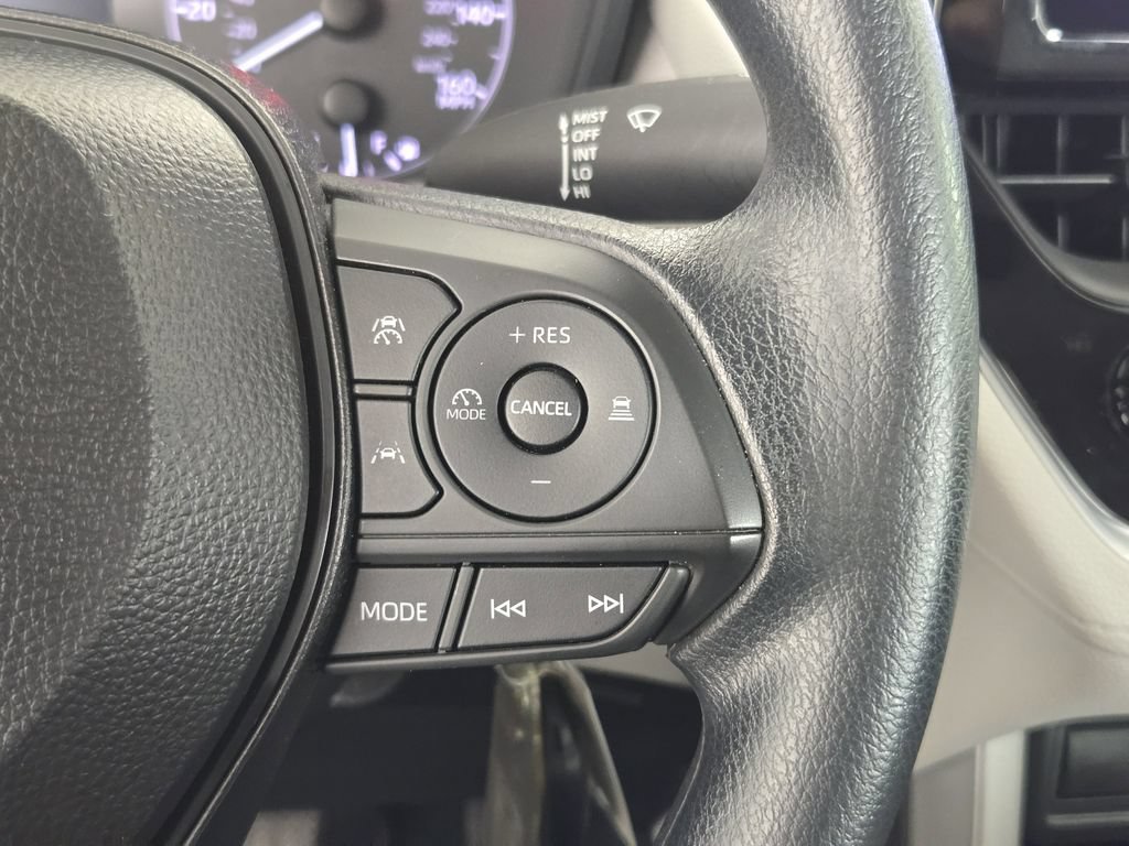 Used 2025 Toyota Corolla Cross L FWD image 30