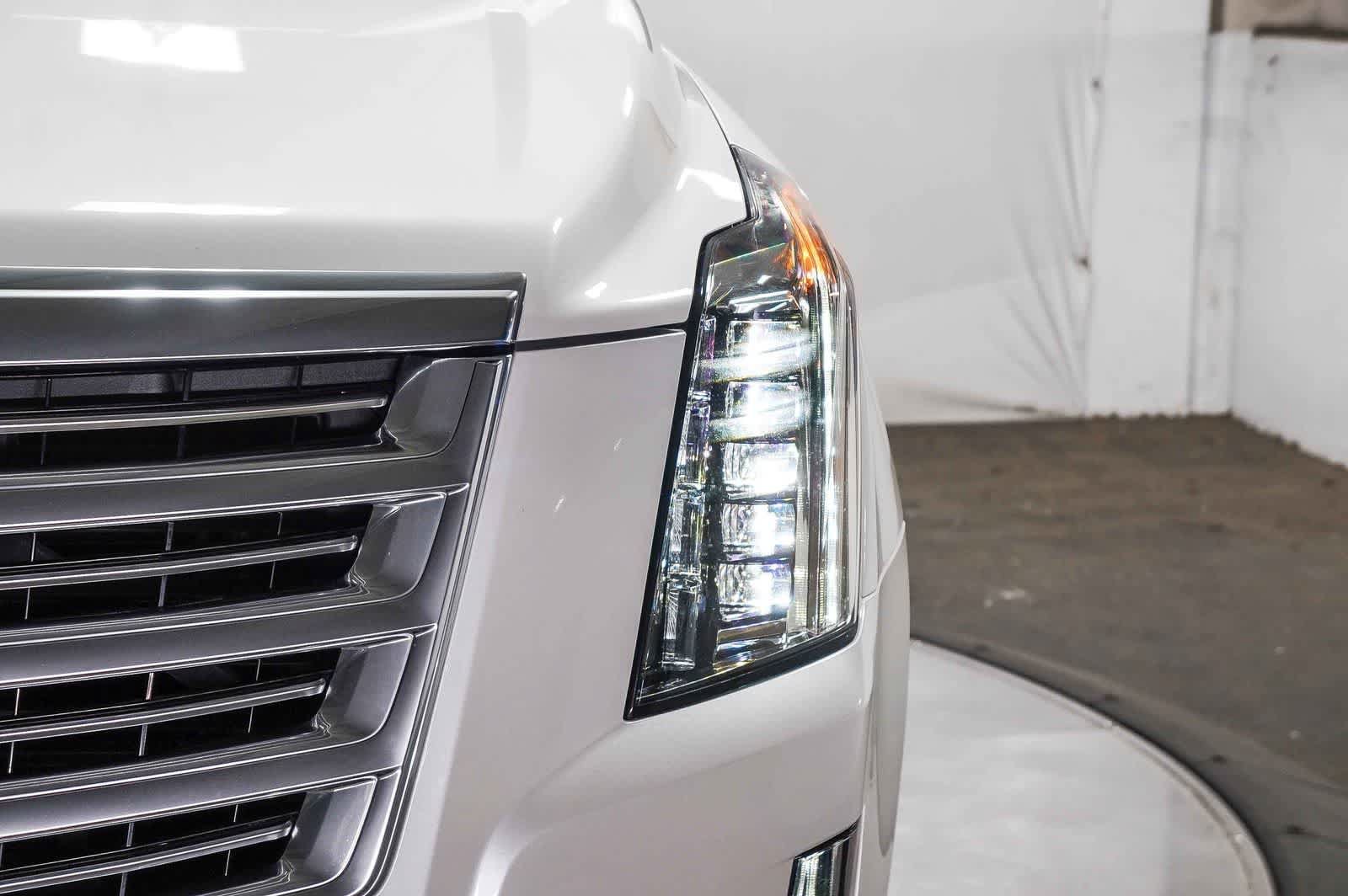 Used 2018 Cadillac Escalade ESV Platinum AWD/4WD image 7