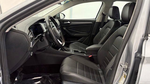 Used 2024 Volkswagen Jetta SE image 11