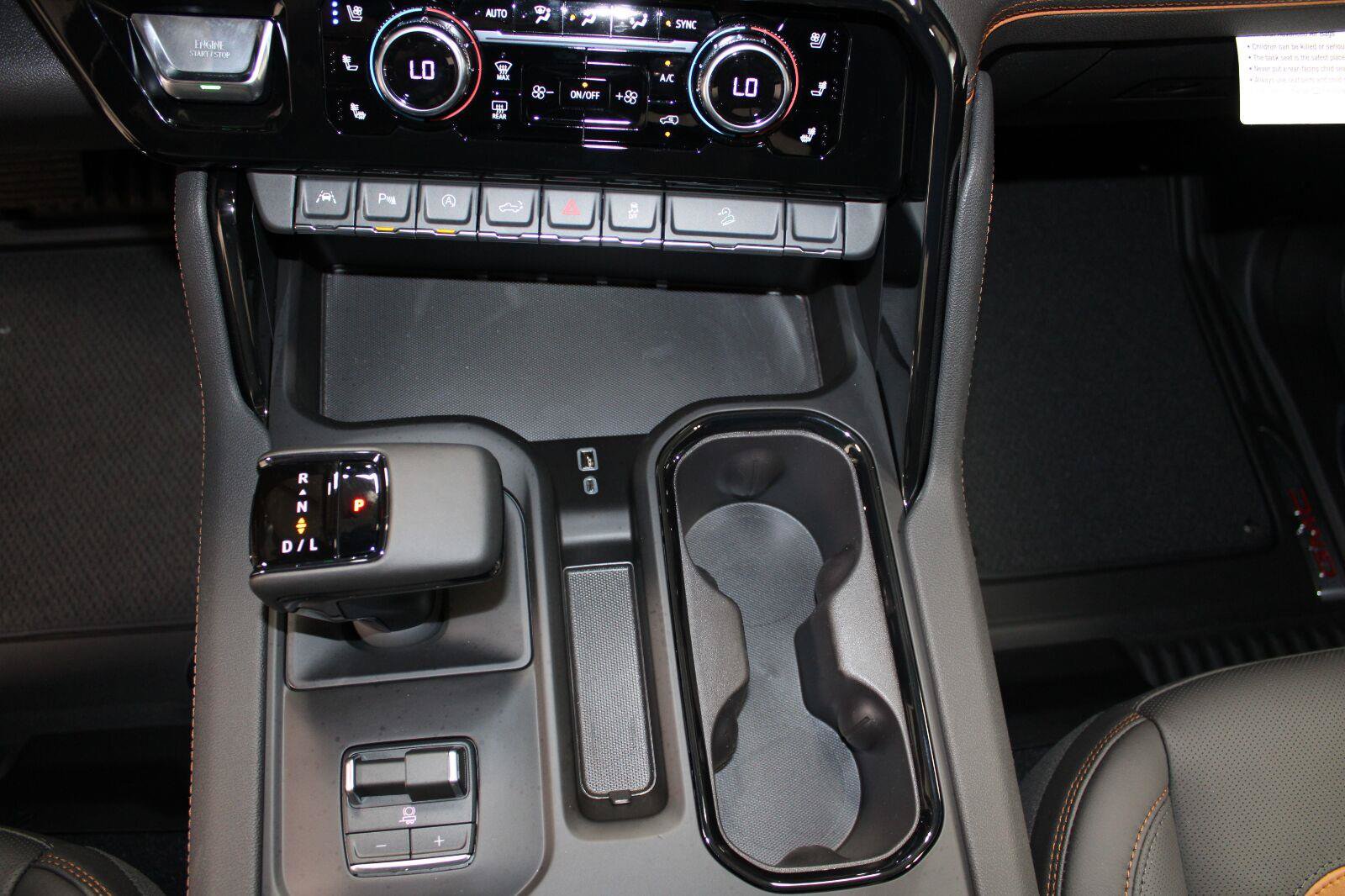 New 2026 GMC Sierra 1500 AT4 w/ AT4 Premium Package AWD/4WD image 32