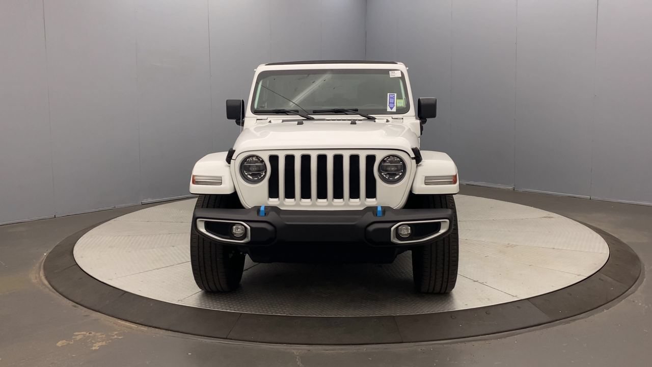 Used 2022 Jeep Wrangler Unlimited Sahara w/ Cold Weather Group AWD/4WD image 8
