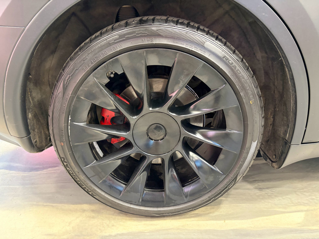 Used 2022 Tesla Model Y Long Range image 22