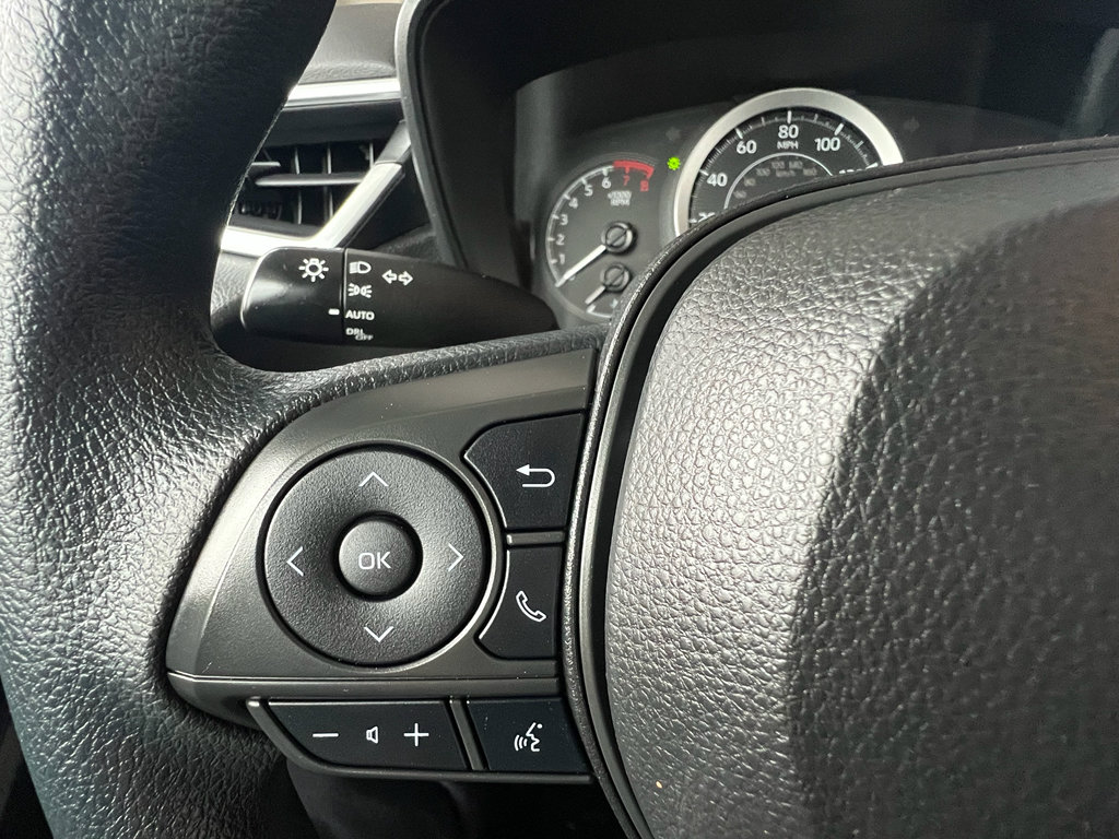 Used 2022 Toyota Corolla LE image 19