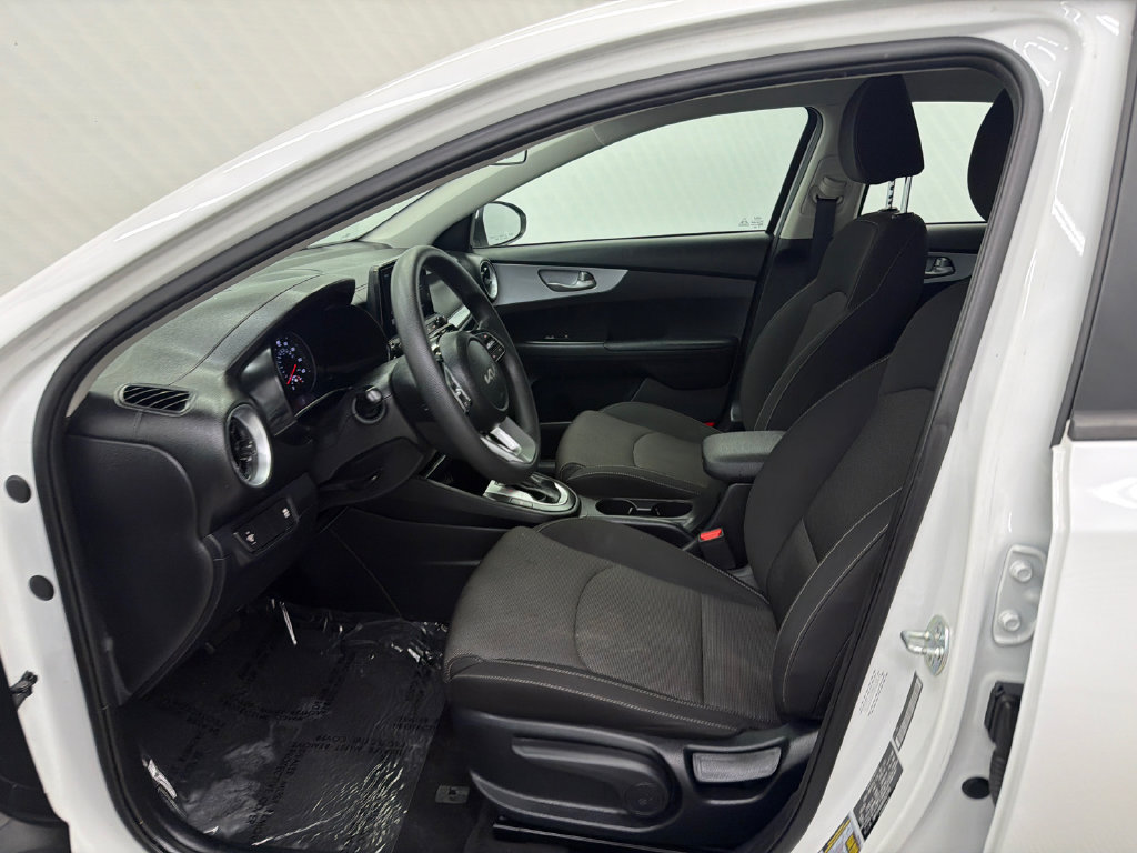 Used 2024 Kia Forte LXS FWD image 9