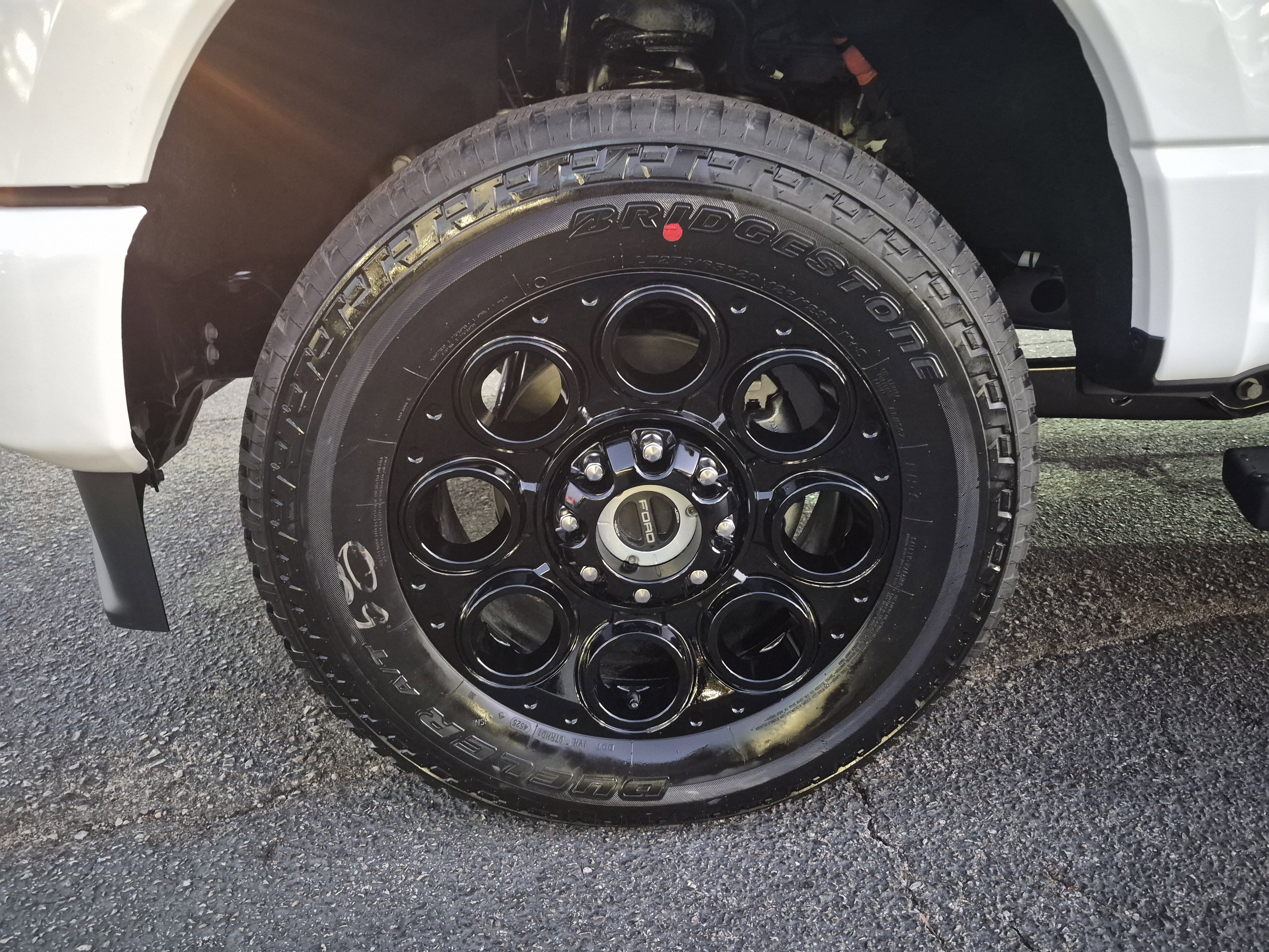 New 2026 Ford F250 Lariat w/ Black Appearance Package image 13