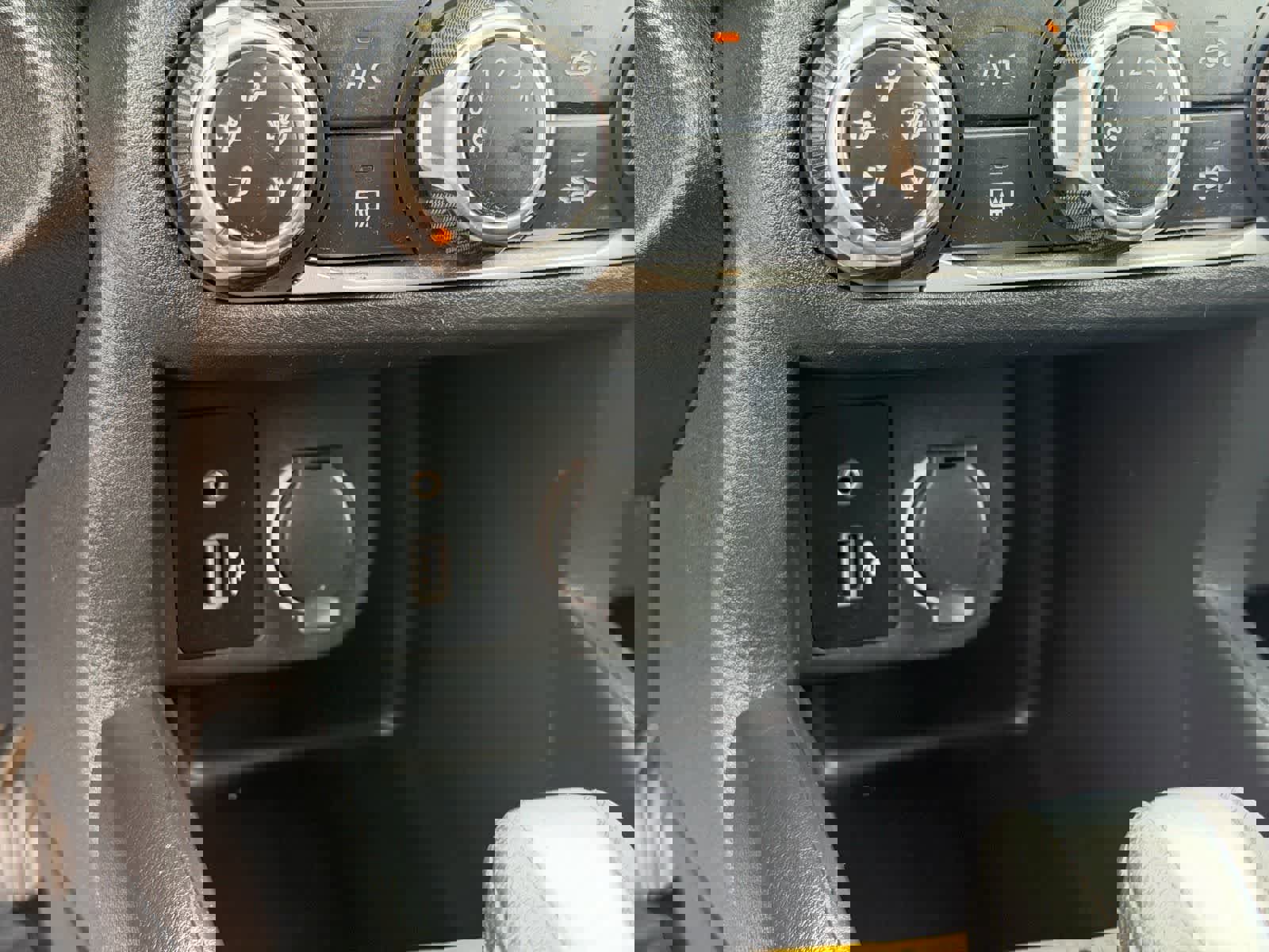 Used 2021 Nissan Kicks S image 24