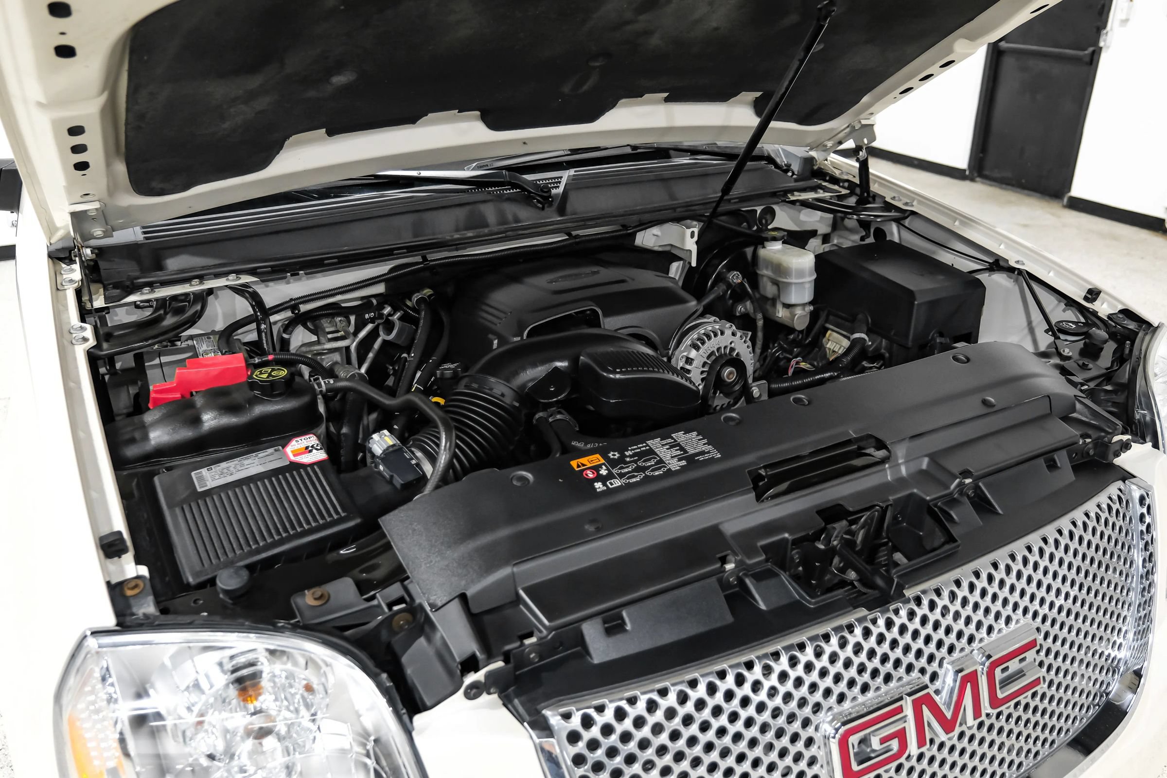 Used 2014 GMC Yukon Denali RWD image 63