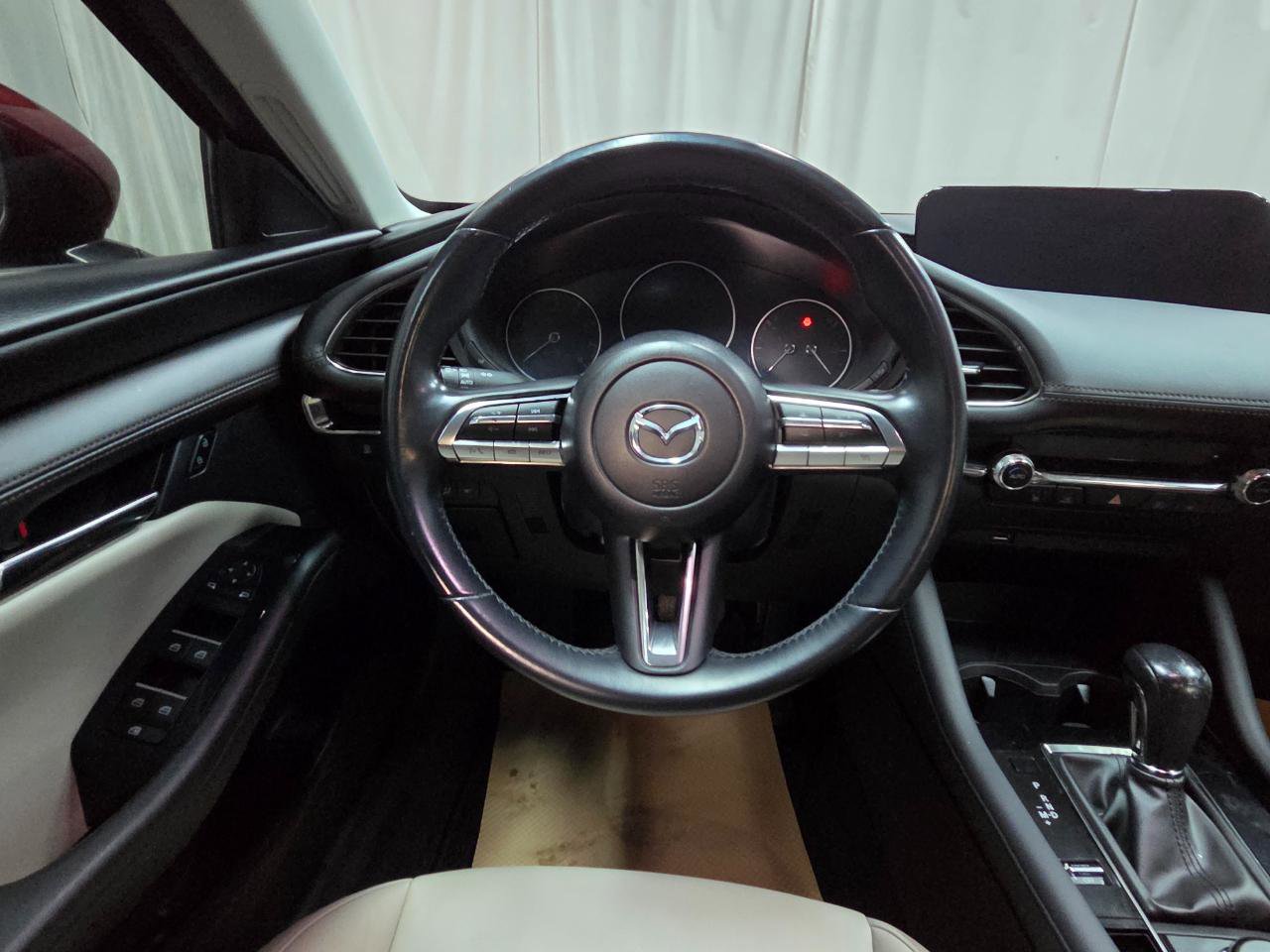 Used 2021 MAZDA MAZDA3 s FWD image 24