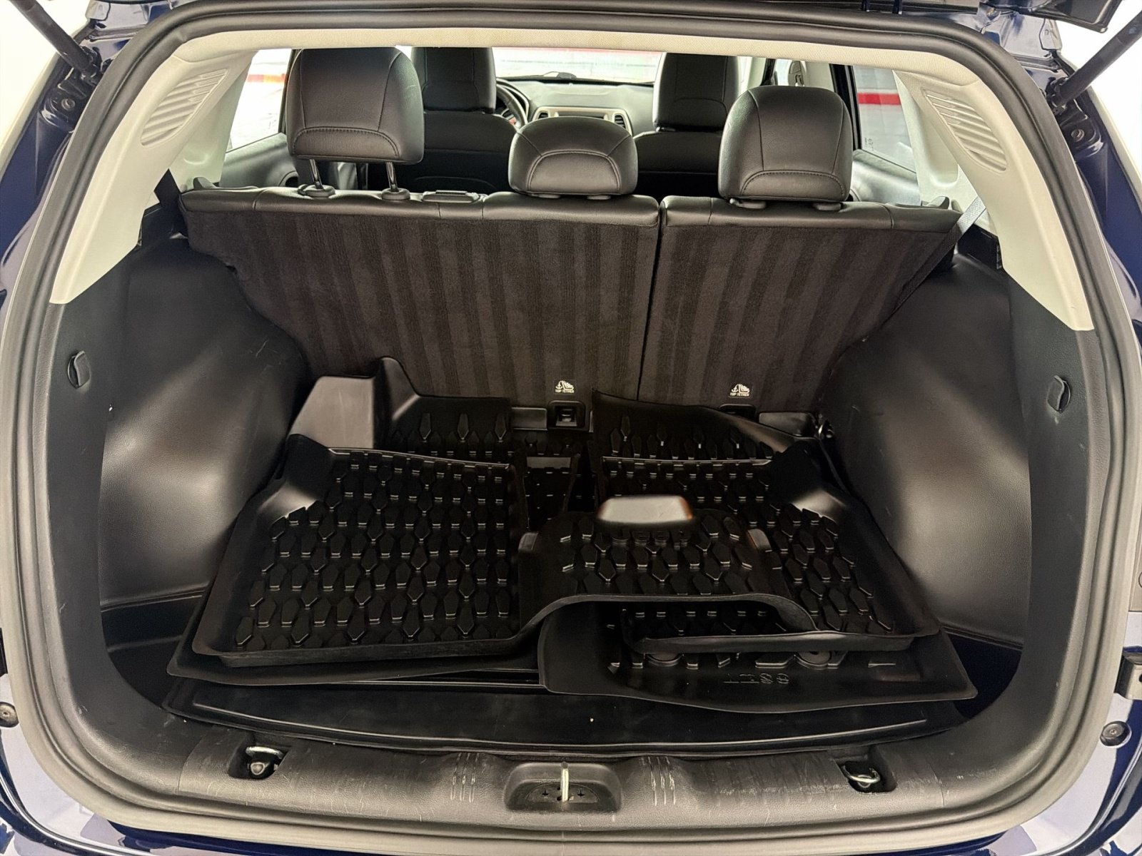 Used 2019 Jeep Compass Latitude w/ Popular Equipment Group AWD/4WD image 26