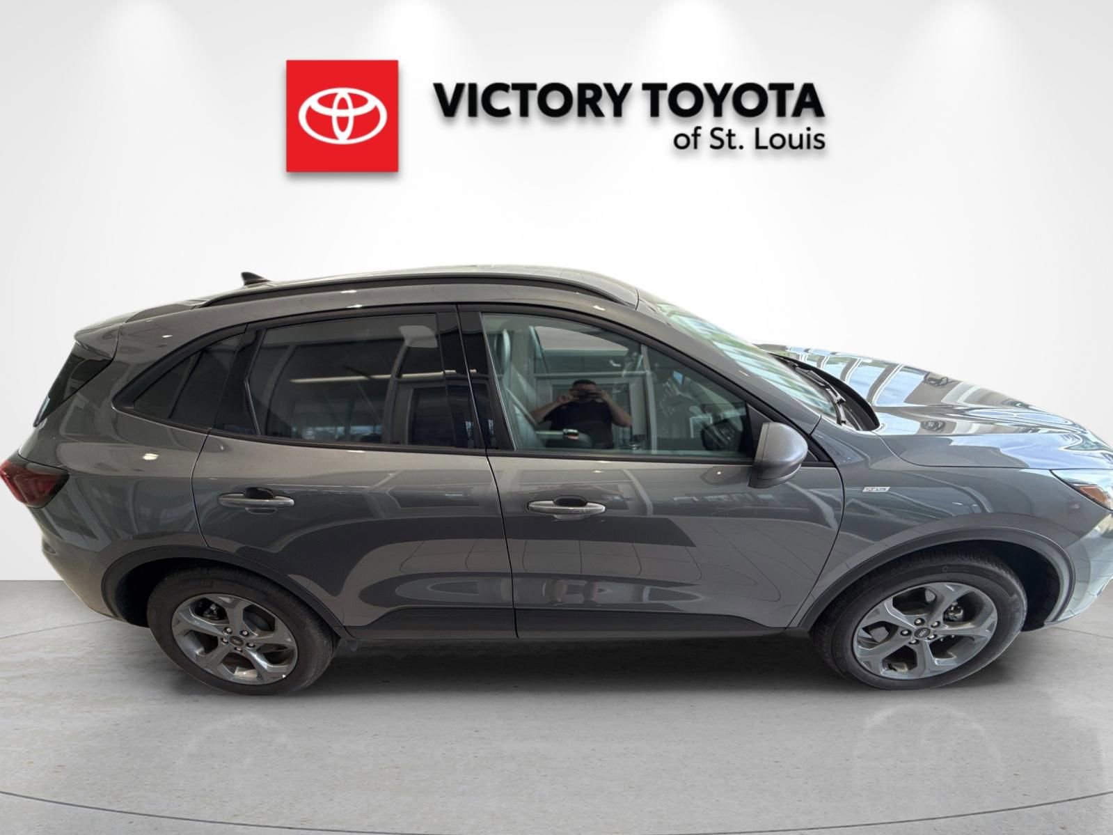 Used 2025 Ford Escape ST-Line AWD/4WD image 2