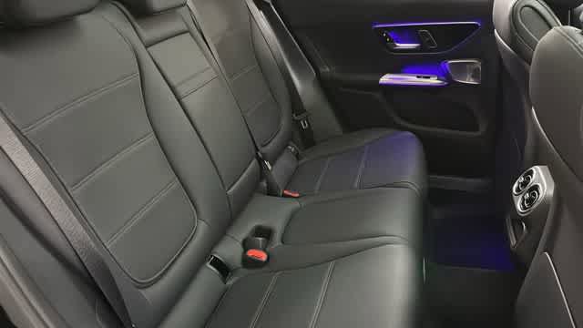 Used 2026 Mercedes-Benz GLC 300 4MATIC image 32
