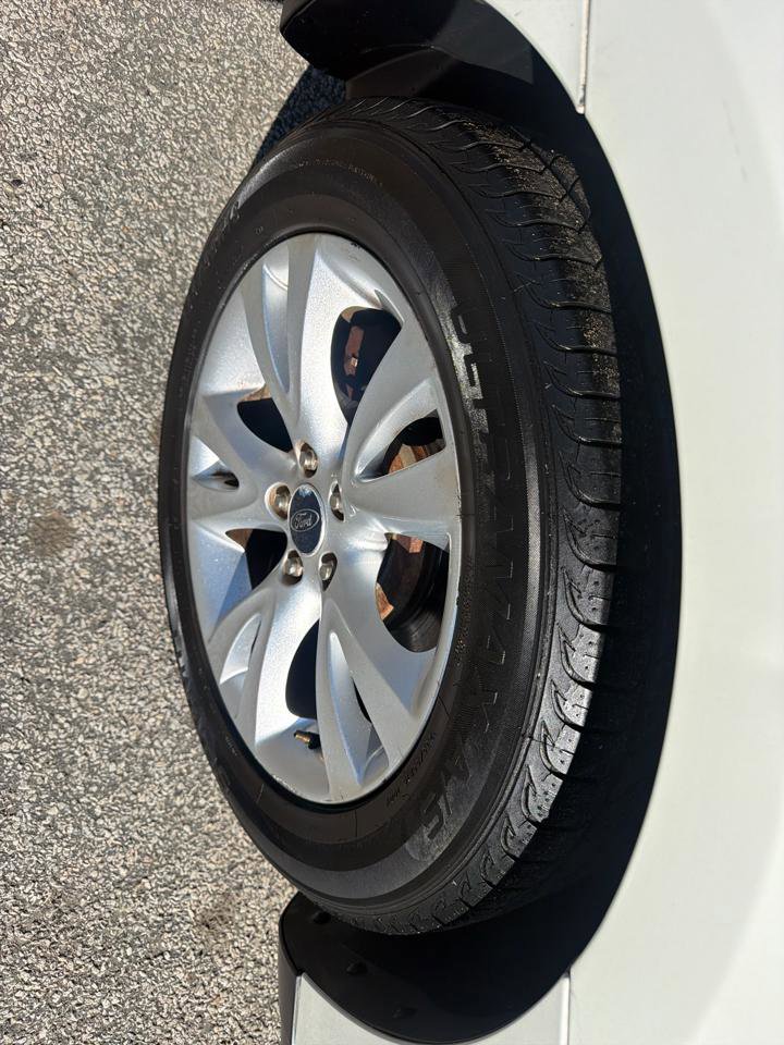 Used 2012 Ford Taurus SEL image 5