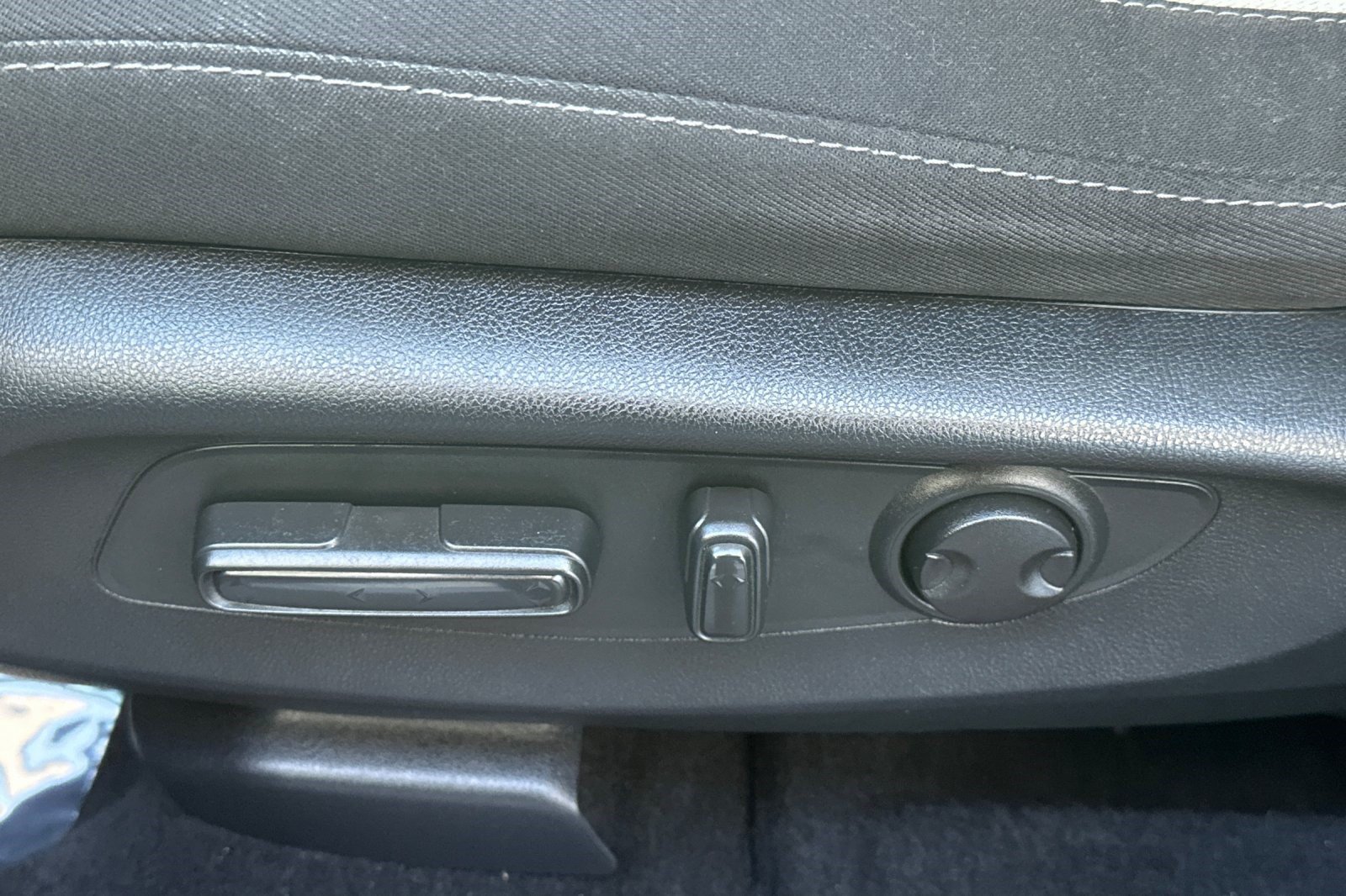 Certified 2025 Honda CR-V EX image 14