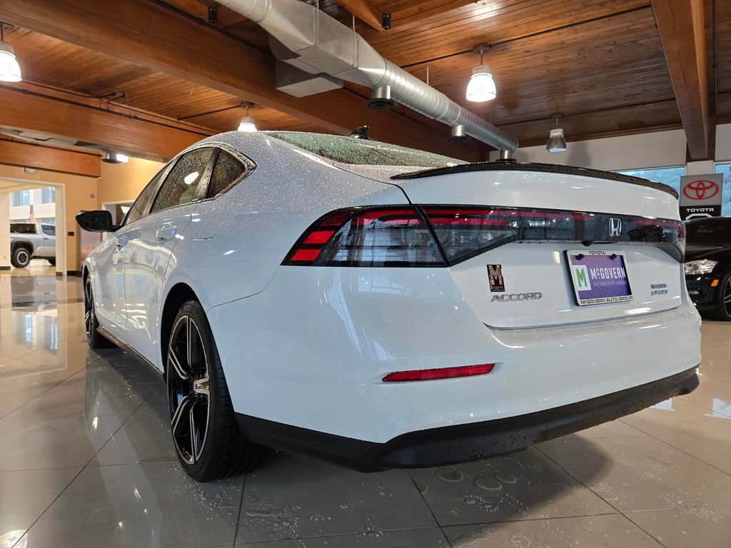 Used 2023 Honda Accord Sport image 3