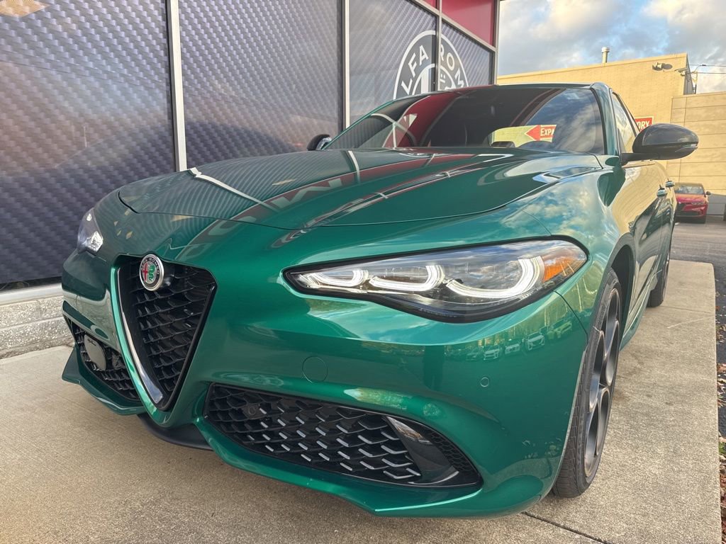 New 2025 Alfa Romeo Giulia AWD w/ Driving Assist Package image 10