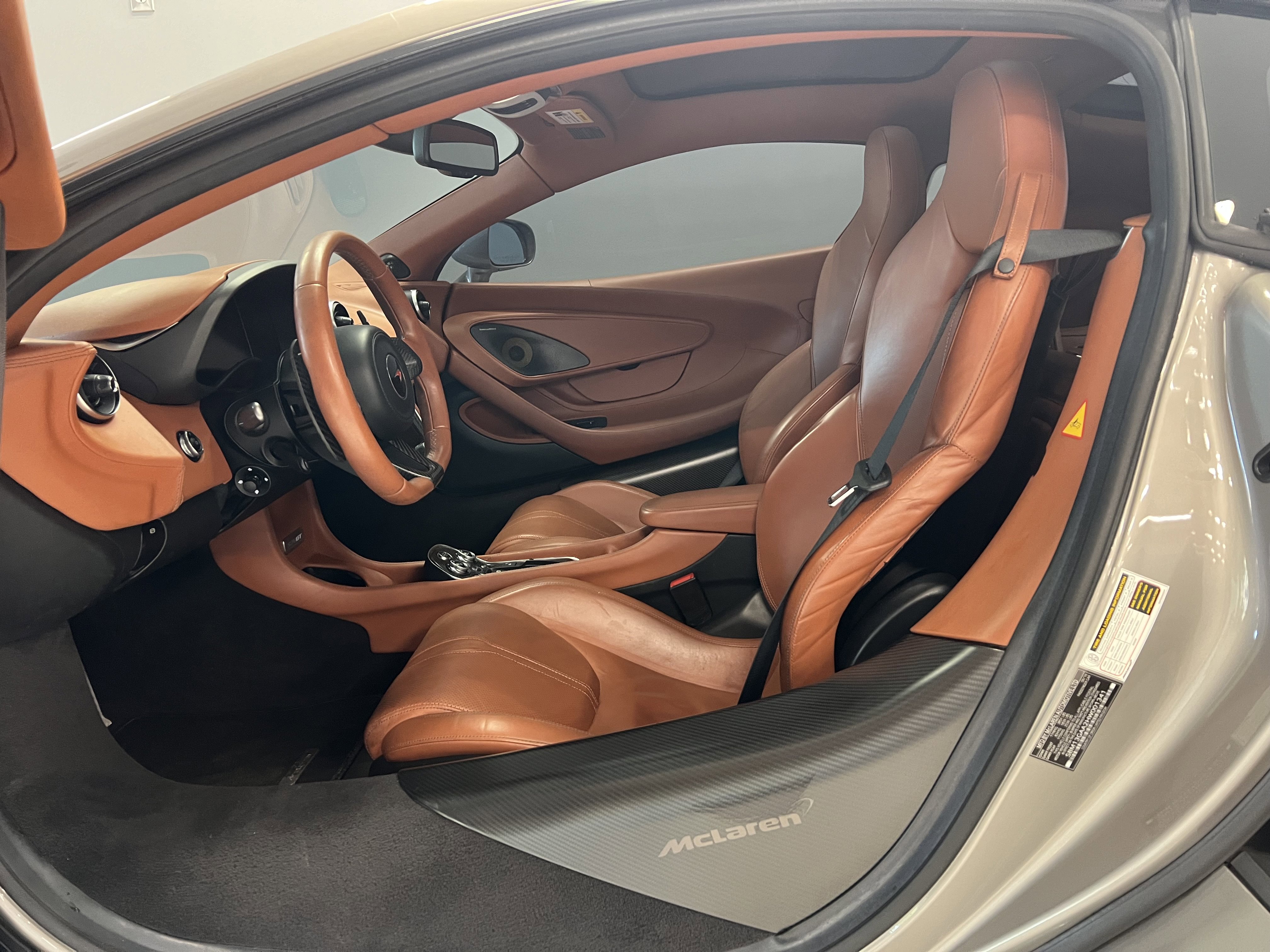 Used 2017 McLaren 570S image 18