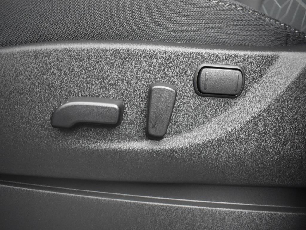 New 2025 Nissan Frontier SV w/ SV Convenience Package image 28