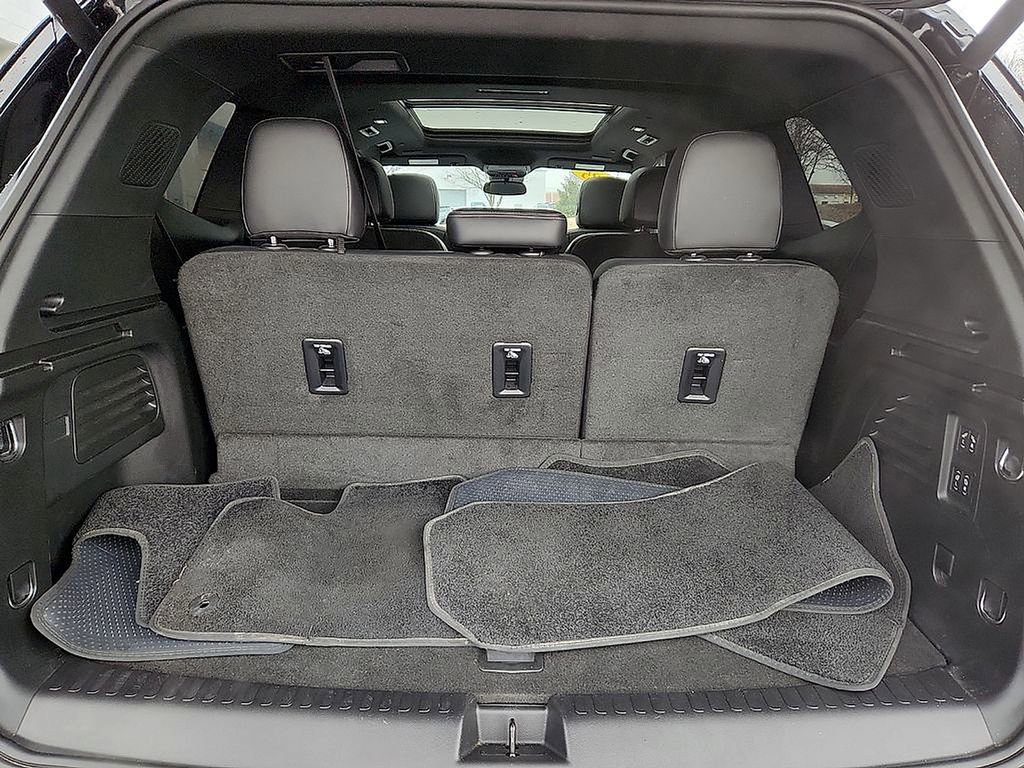 Used 2025 Buick Enclave Avenir w/ Trailering Package, 5000 lbs. AWD/4WD image 30