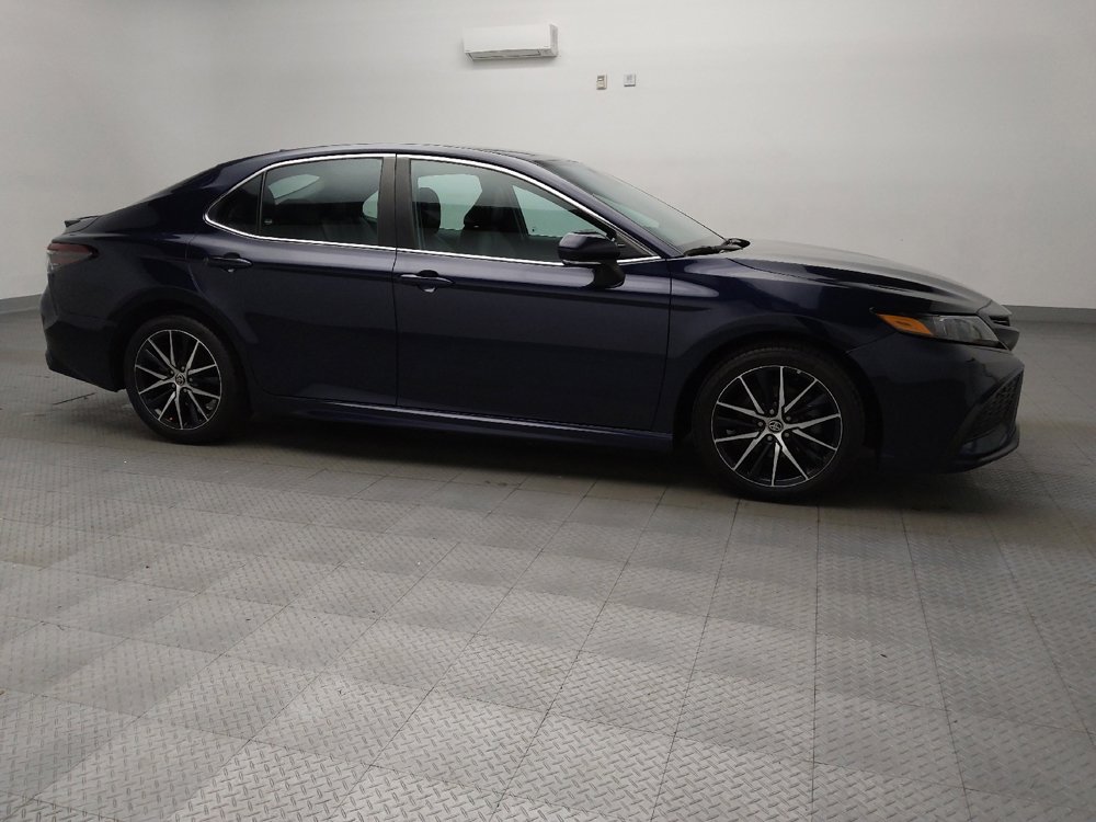 Used 2022 Toyota Camry SE image 11