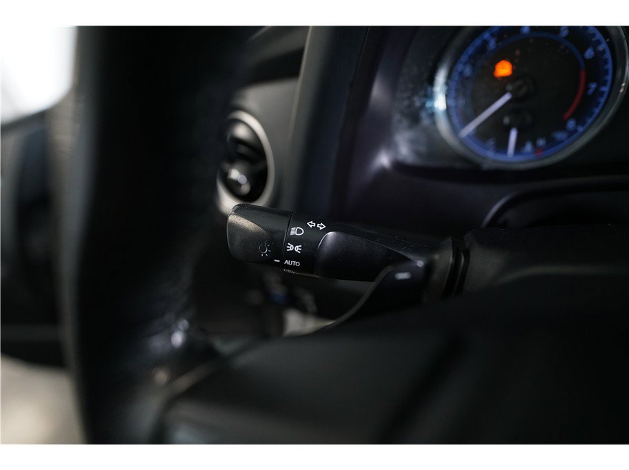 Used 2018 Toyota Corolla SE FWD image 23