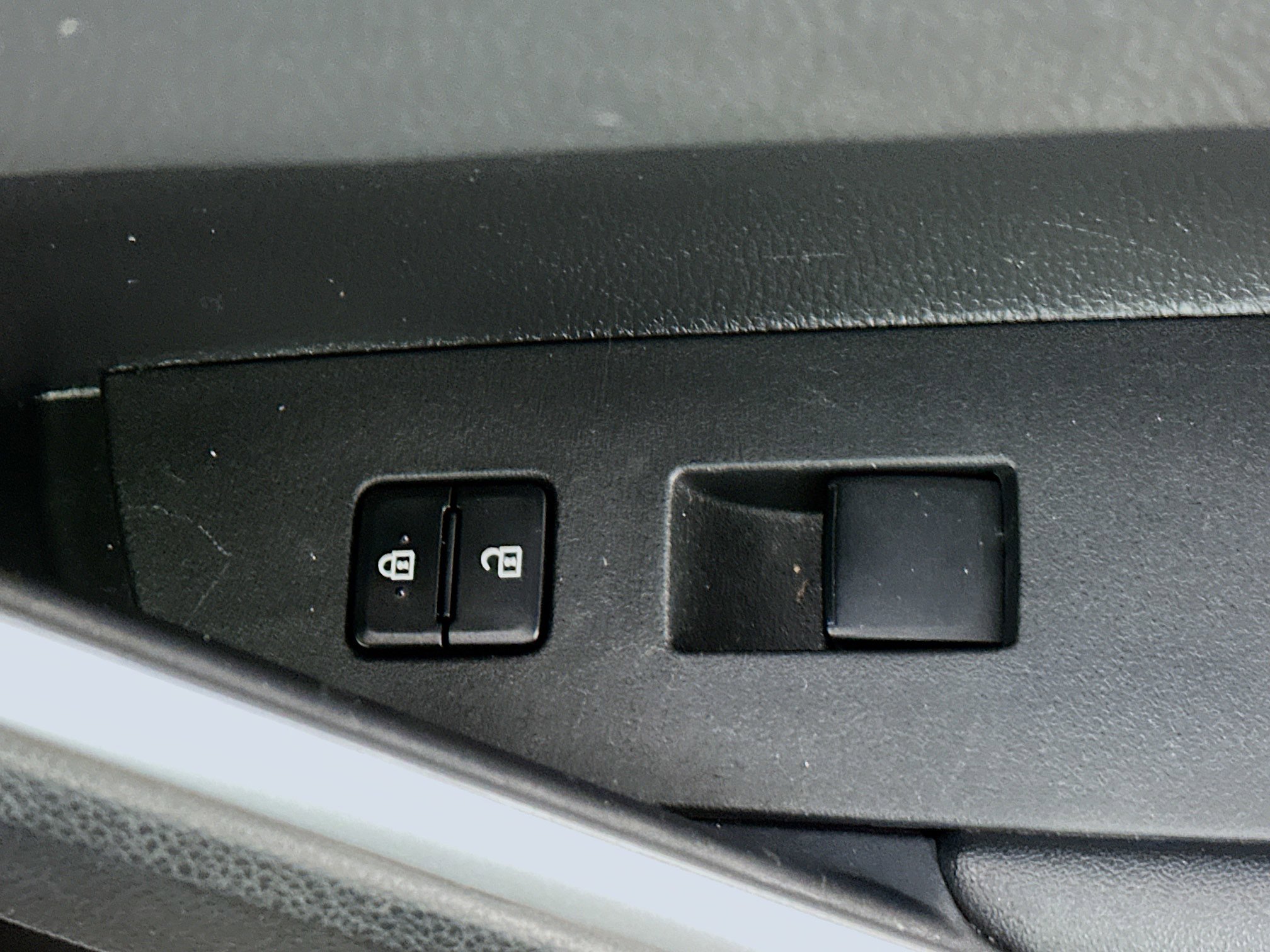 Used 2023 Toyota Corolla Cross XLE w/ Convenience Package image 29