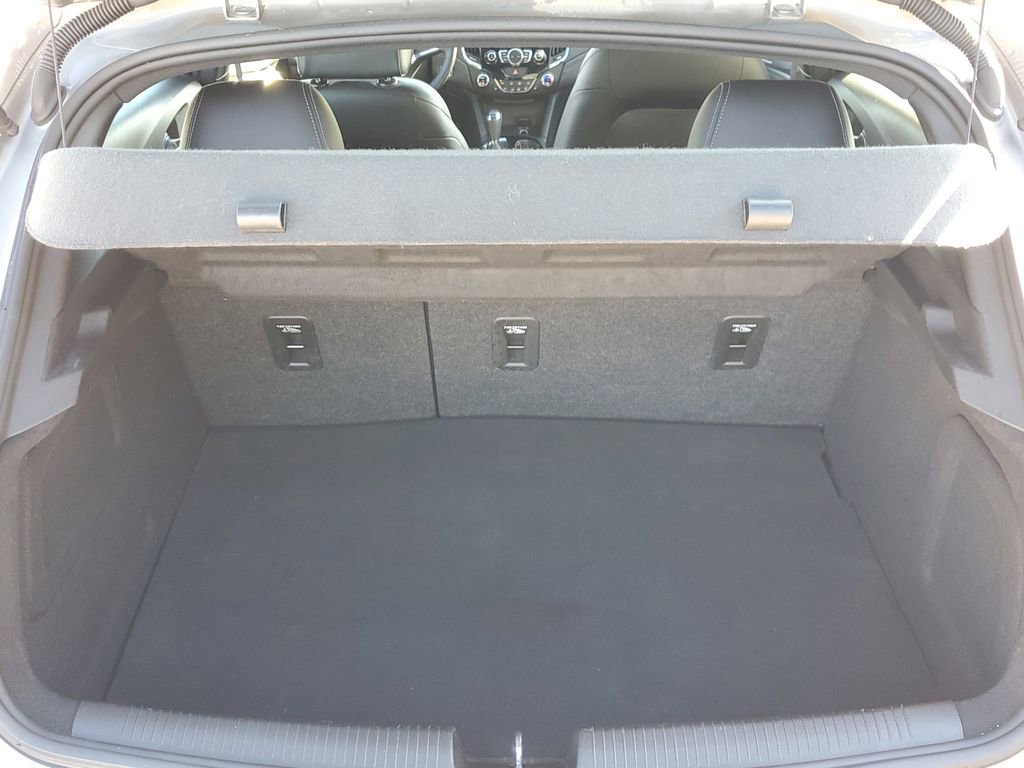 Used 2017 Chevrolet Cruze Premier image 18