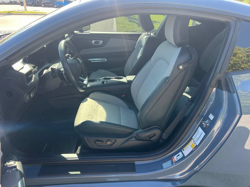 Used 2024 Ford Mustang GT RWD image 17