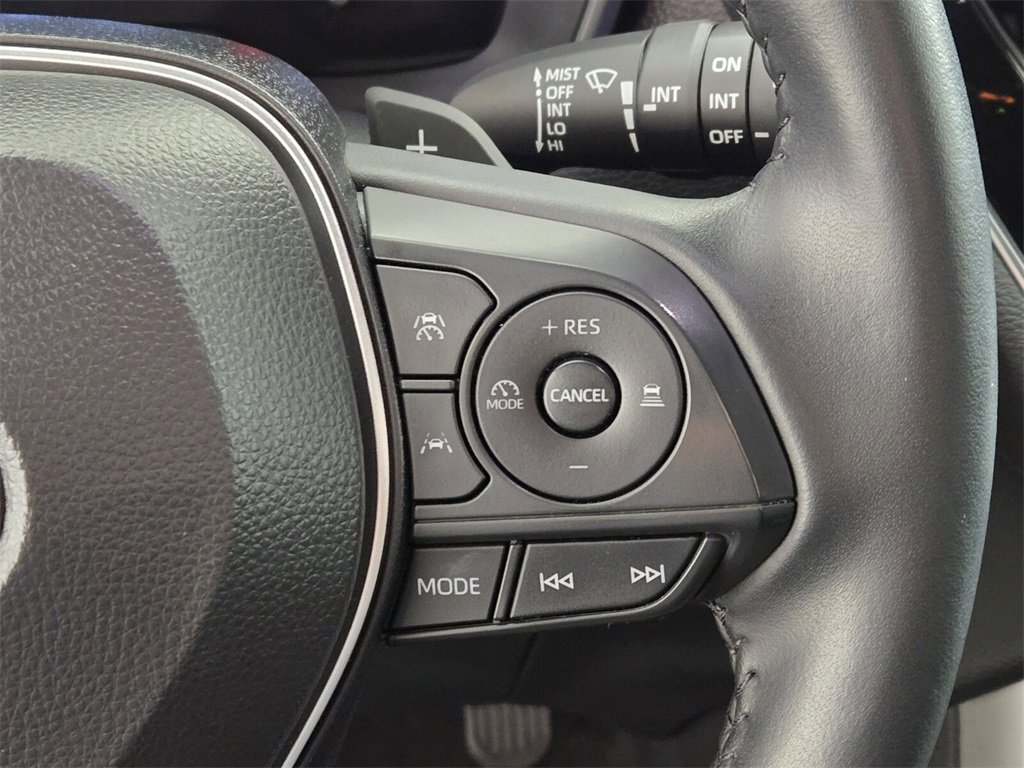 Used 2024 Toyota Corolla Cross XSE w/ Convenience Package image 29