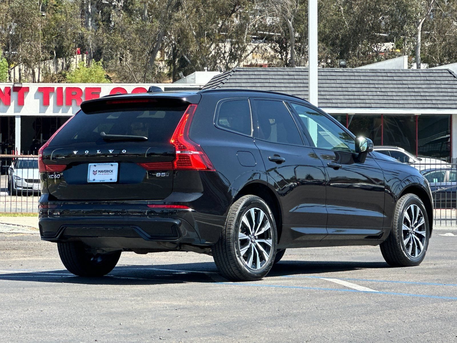 Used 2024 Volvo XC60 B5 Core AWD/4WD image 5
