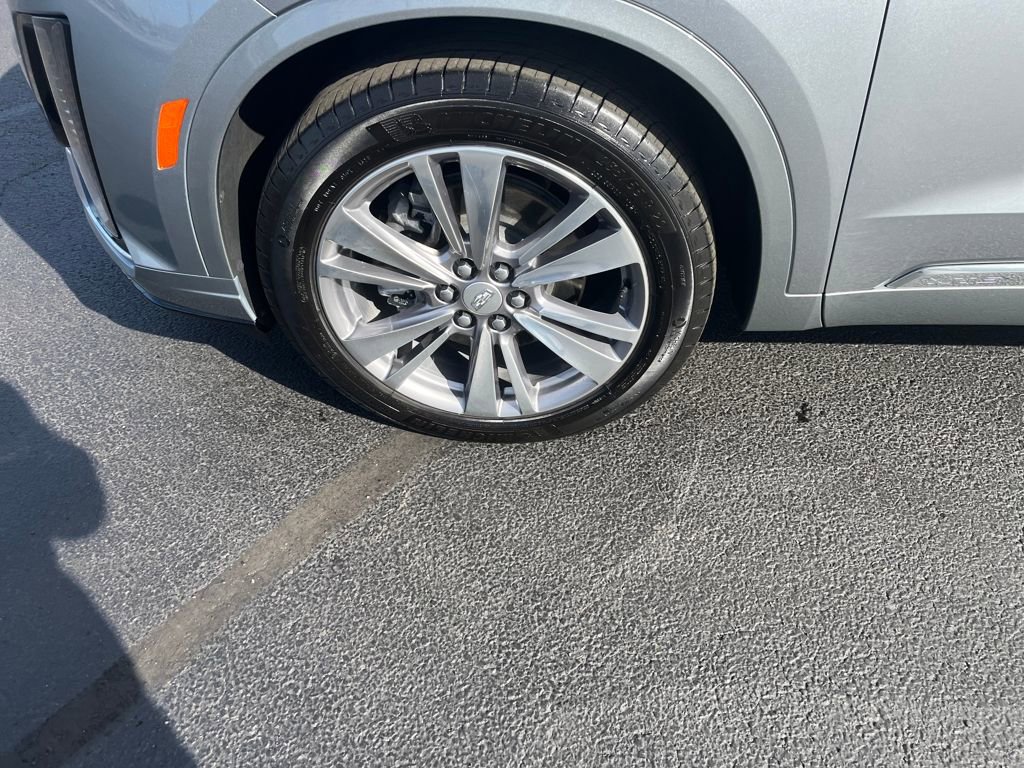 Used 2025 Cadillac XT6 Premium Luxury image 38