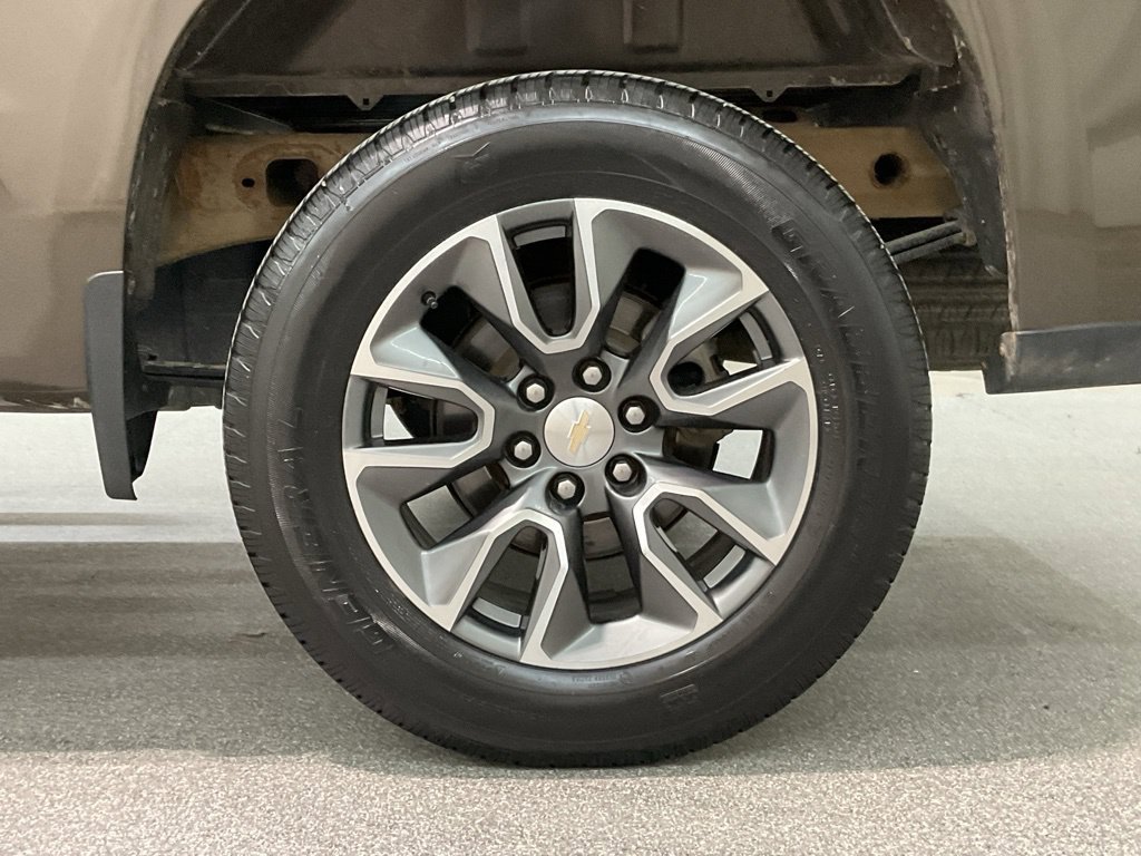 Used 2023 Chevrolet Silverado 1500 LT AWD/4WD image 31