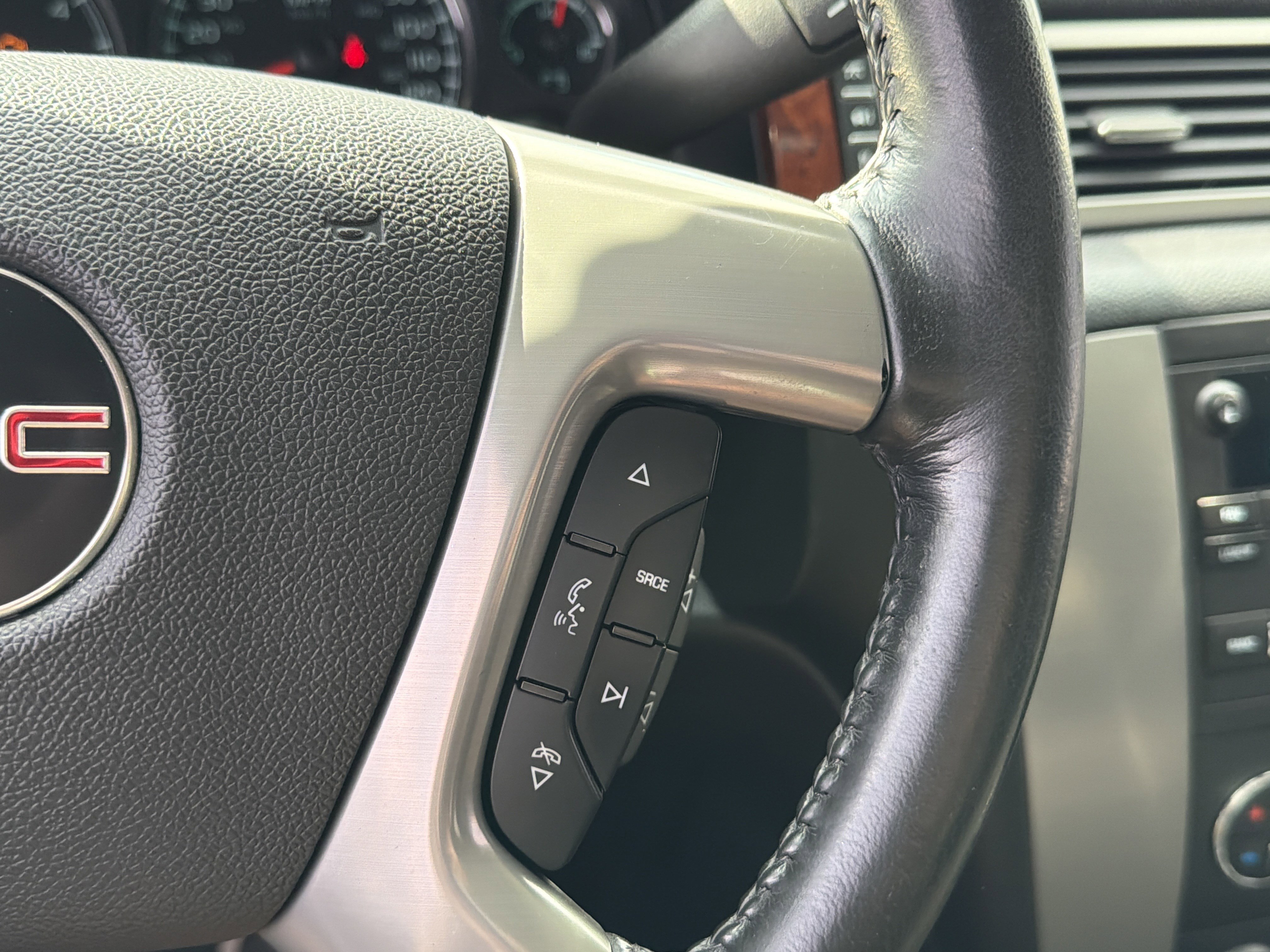 Used 2011 GMC Sierra 2500 SLT w/ SLT Convenience Package image 24