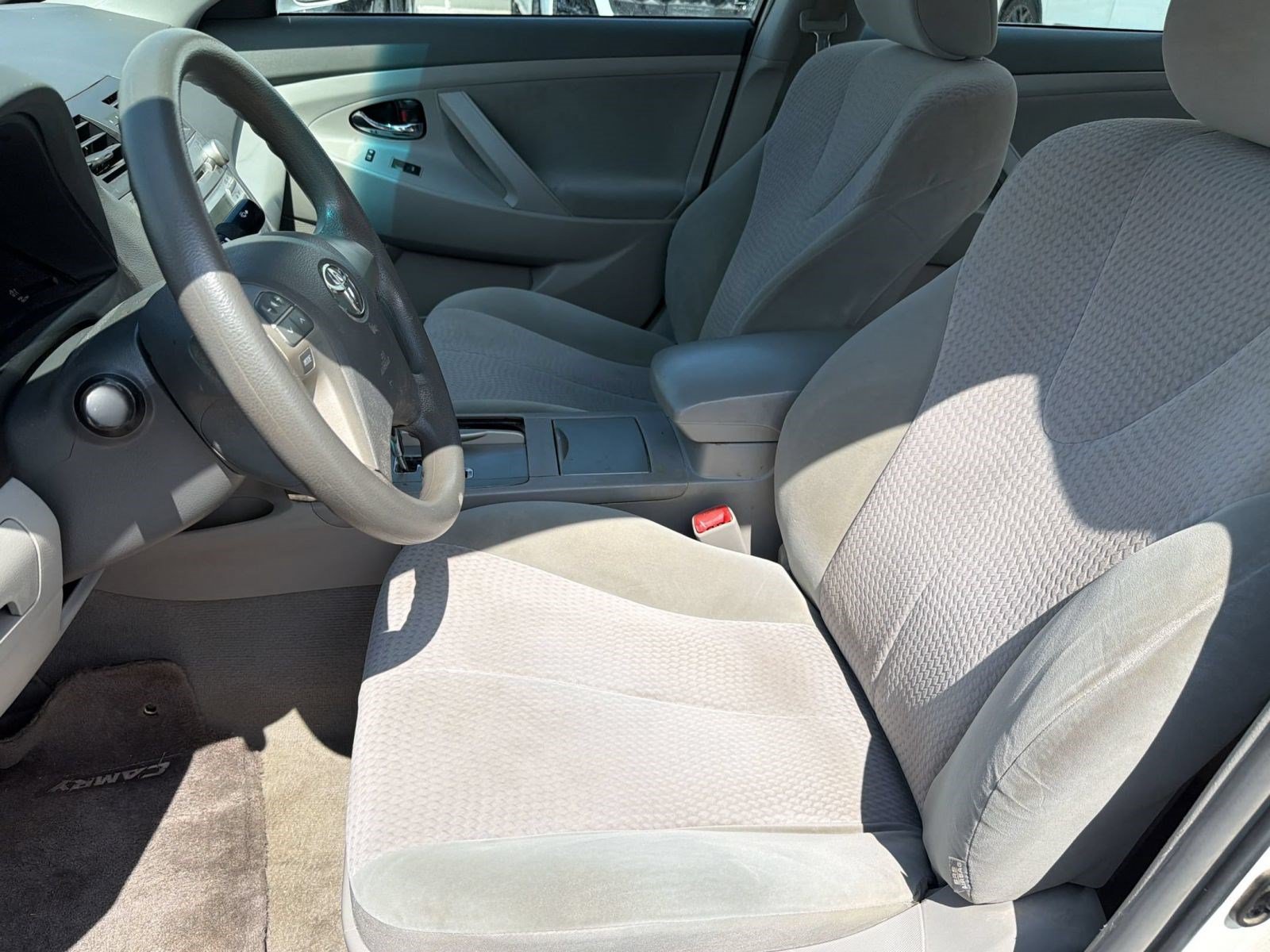 Used 2011 Toyota Camry LE FWD image 5