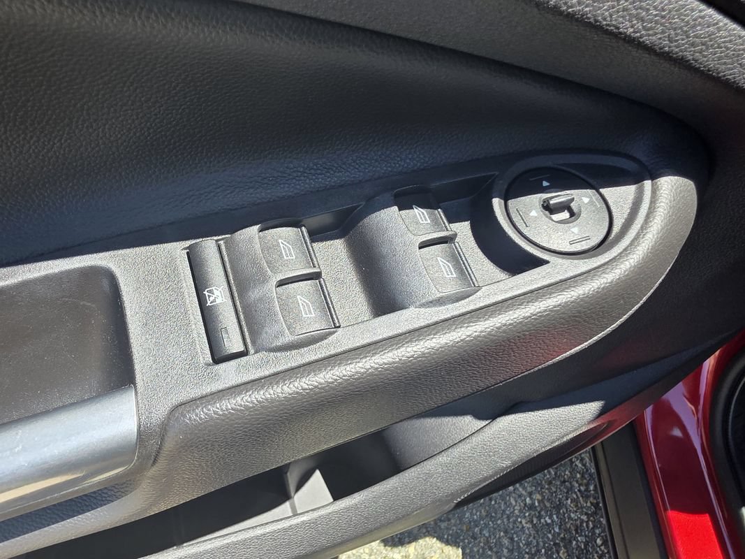 Used 2013 Ford Escape SE AWD/4WD image 14