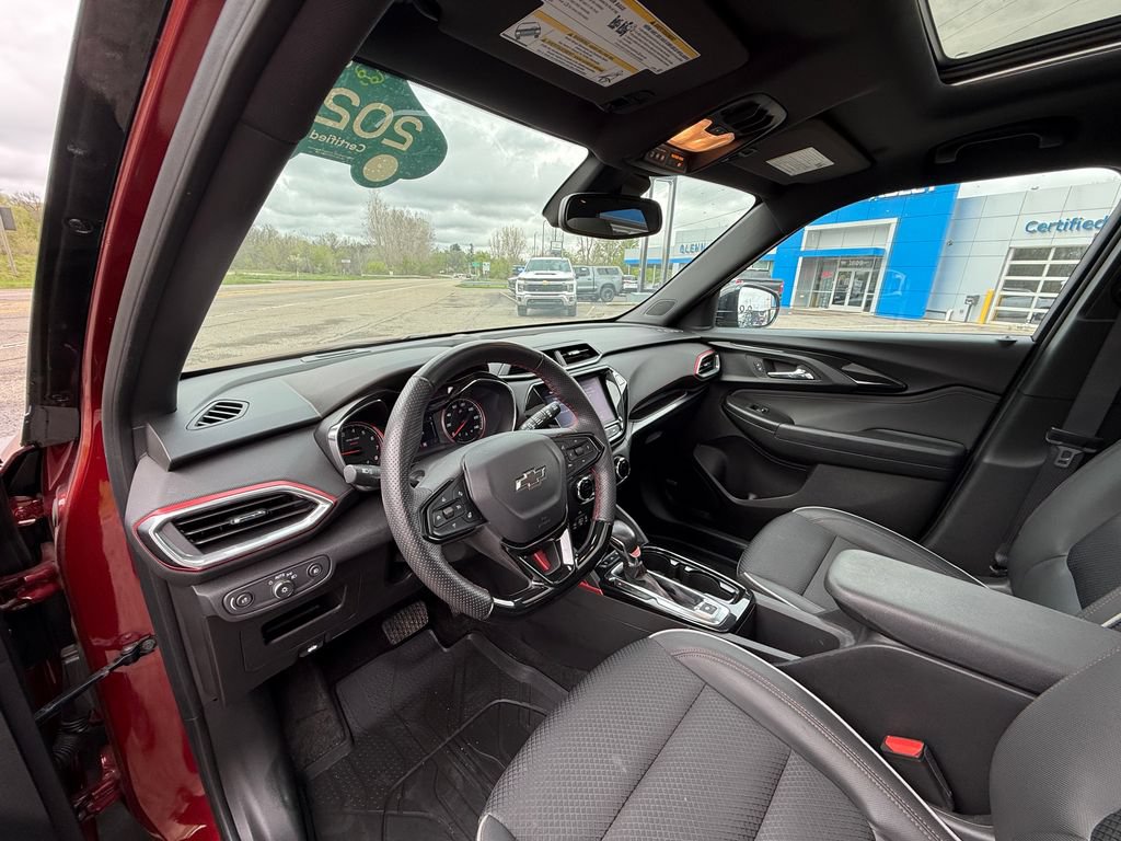 Certified 2023 Chevrolet TrailBlazer RS w/ Sun and Liftgate Package AWD/4WD image 20
