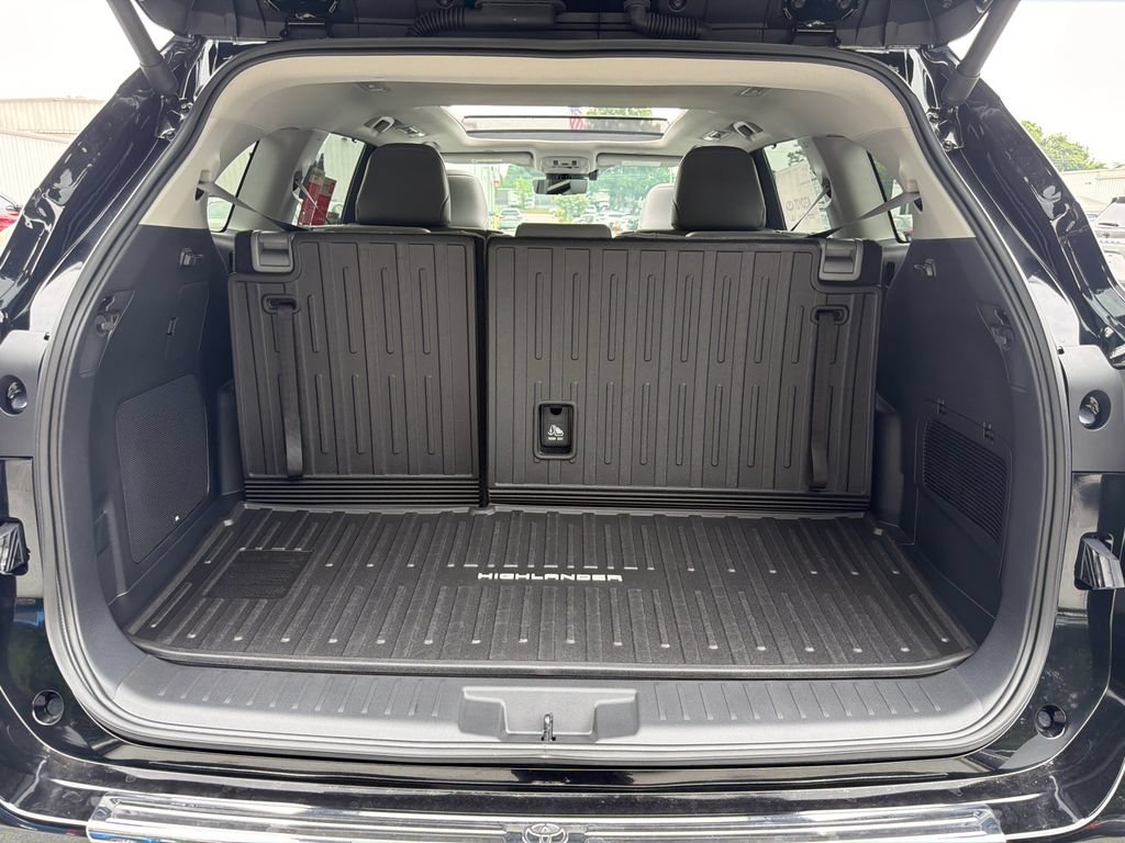 New 2026 Toyota Highlander Platinum AWD/4WD image 22