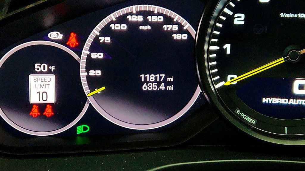 Used 2023 Porsche Panamera 4 Platinum Edition image 16