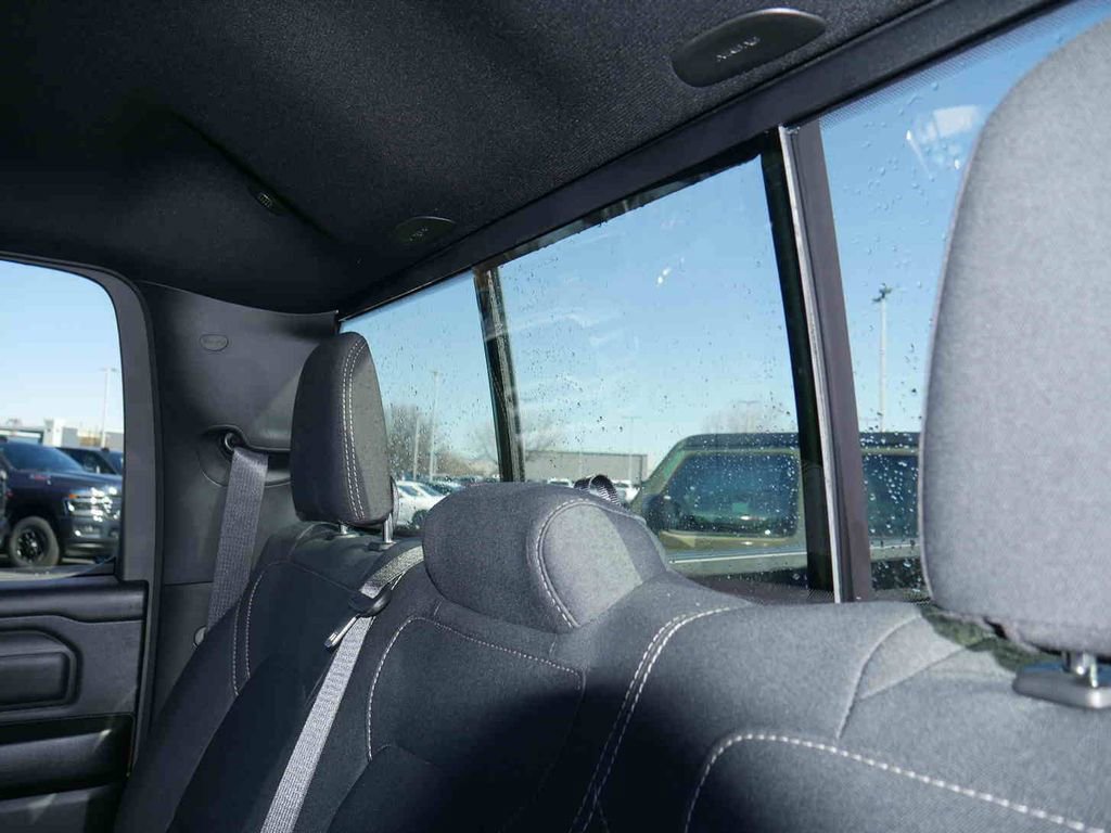 New 2026 RAM 1500 Express AWD/4WD image 19