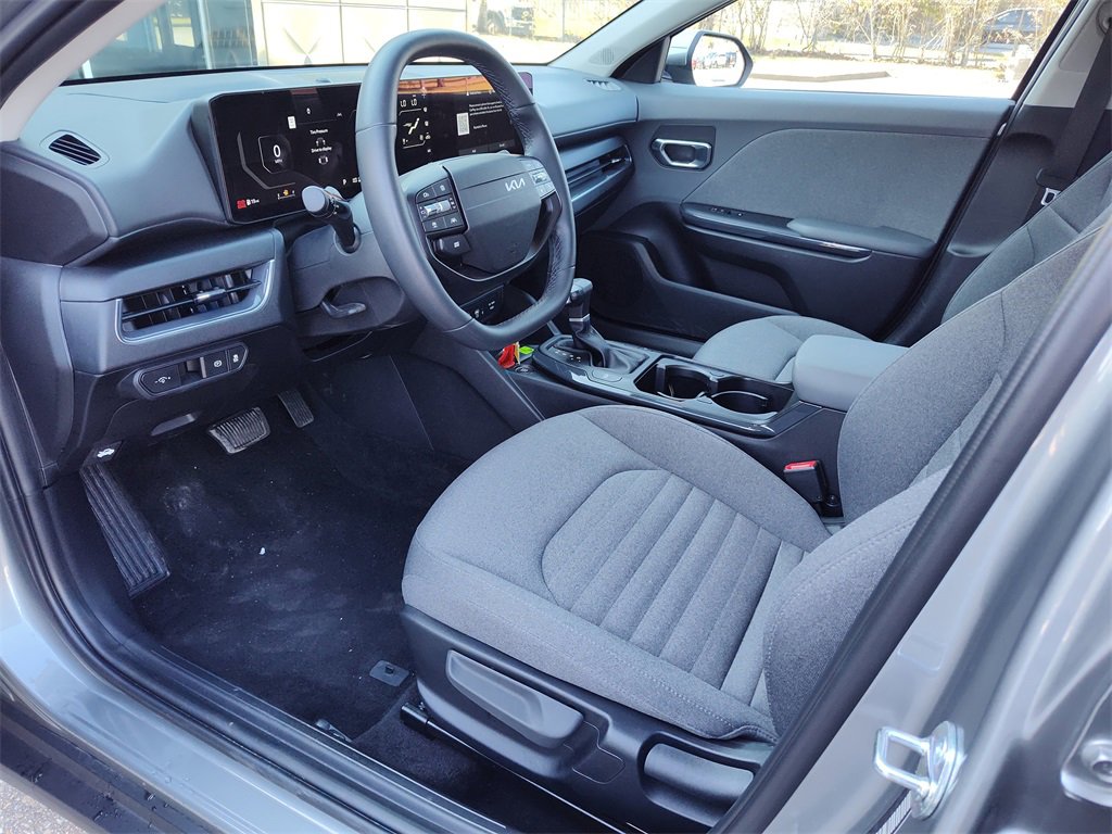 Used 2025 Kia K4 EX image 2
