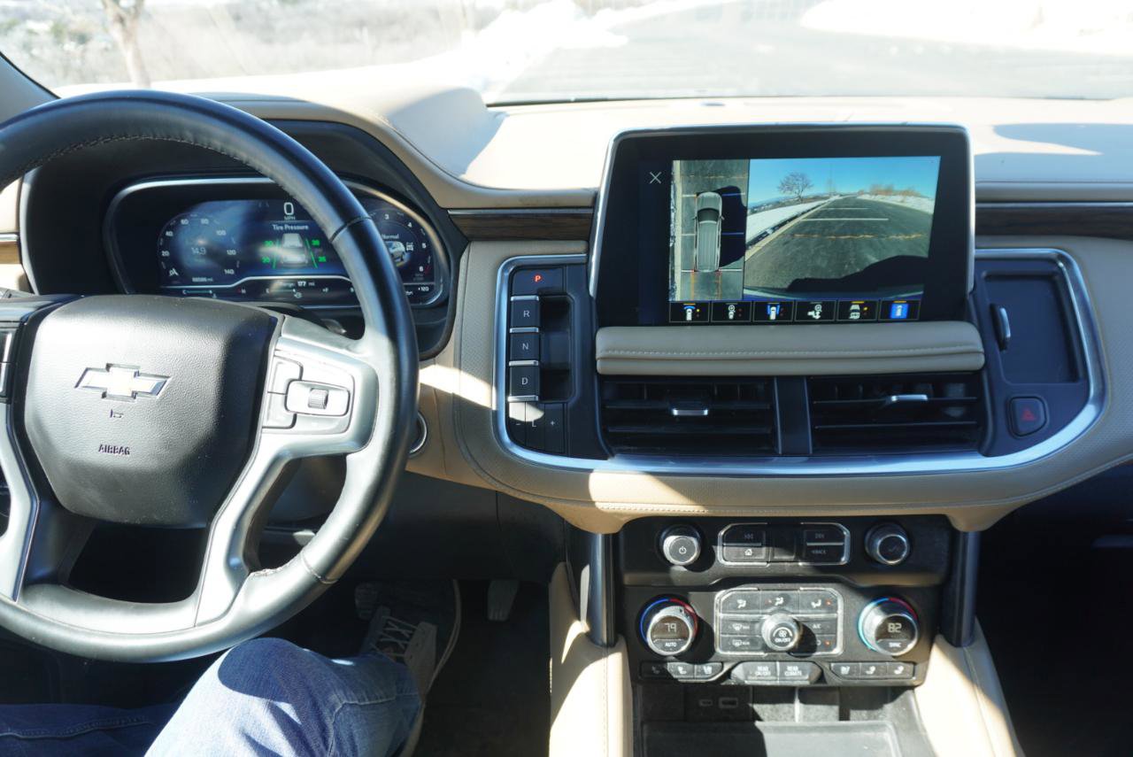 Used 2023 Chevrolet Suburban Premier image 25