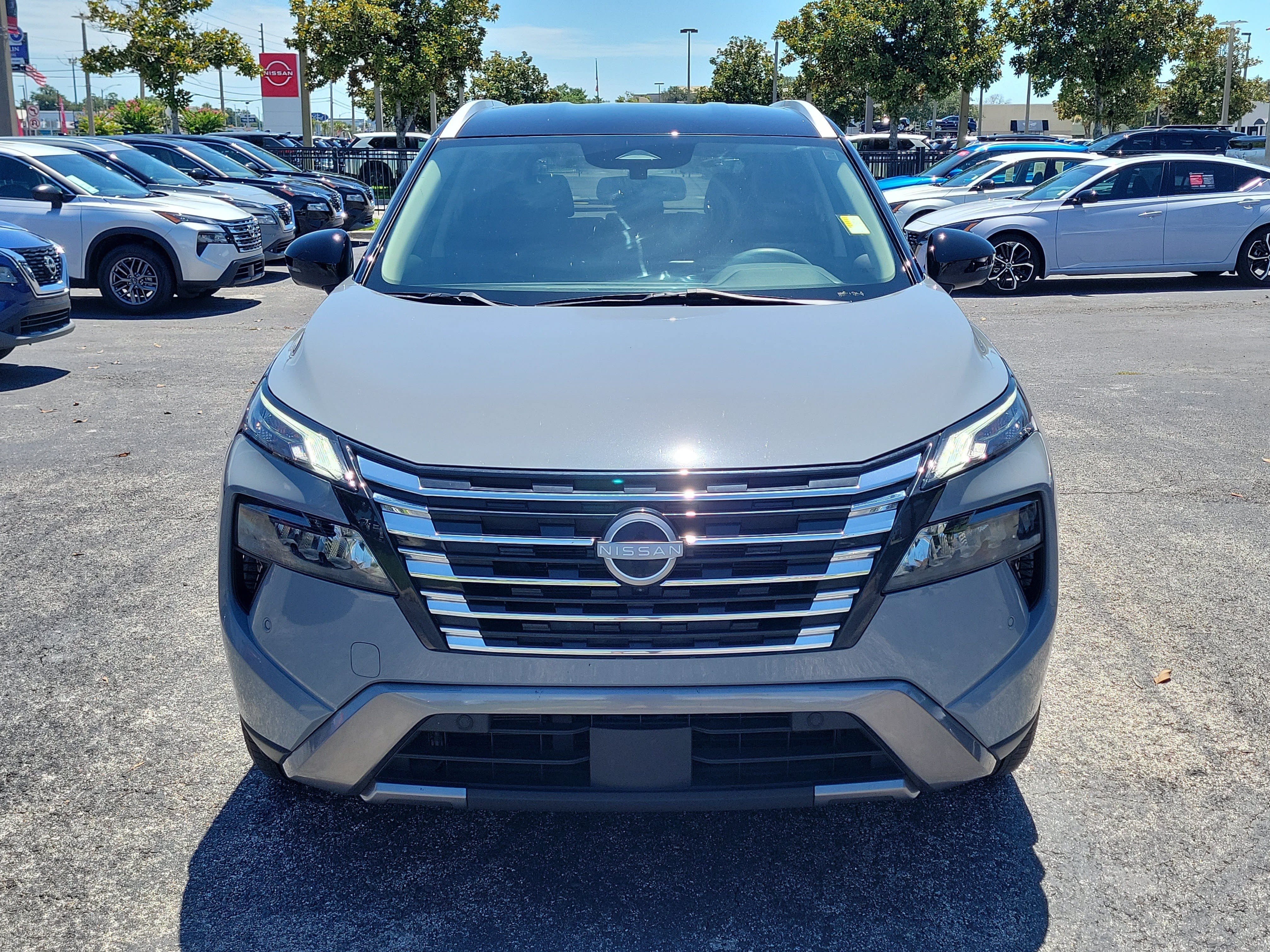 Certified 2024 Nissan Rogue SL FWD image 2