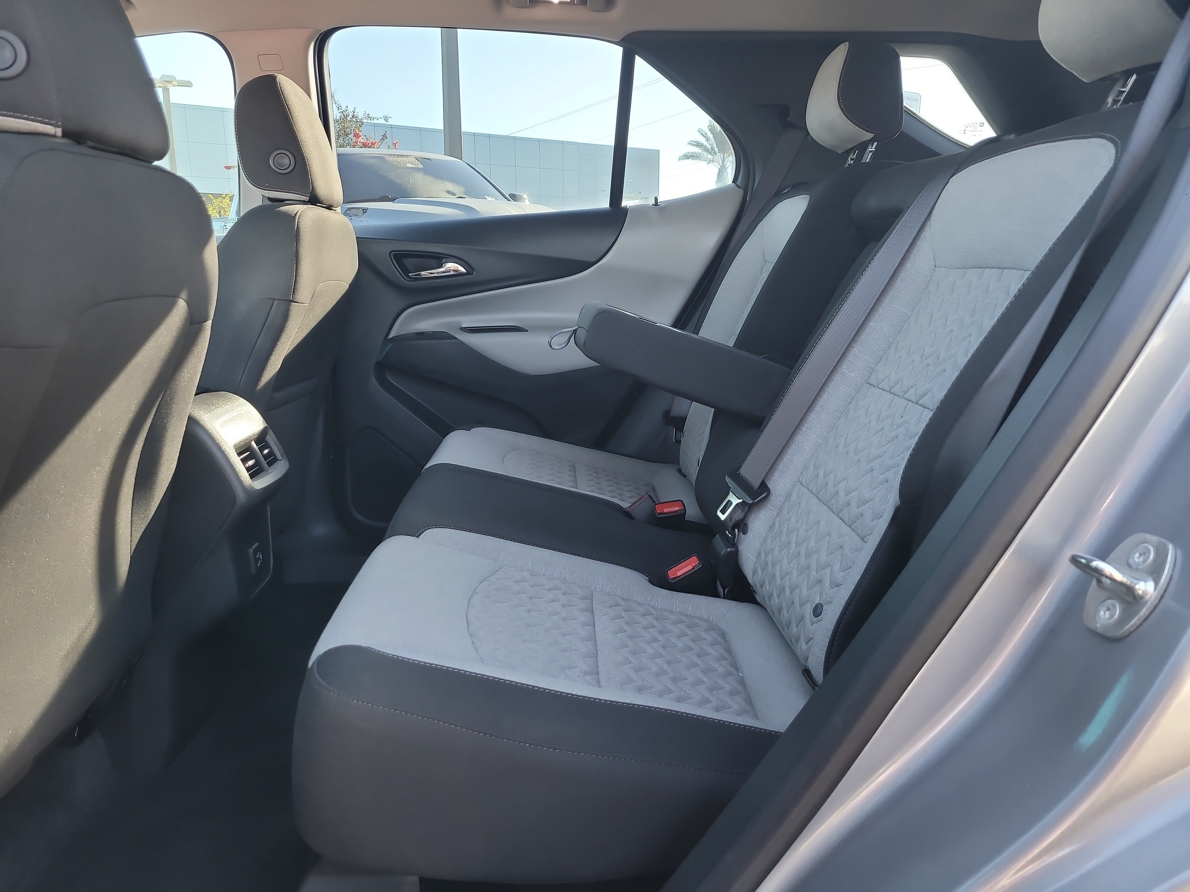Used 2023 Chevrolet Equinox LS w/ Driver Confidence II Package FWD image 11