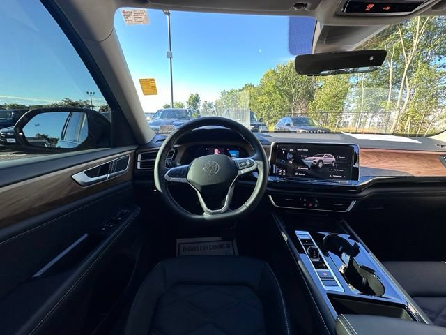 Used 2026 Volkswagen Atlas SE w/ Panoramic Sunroof Package FWD image 17