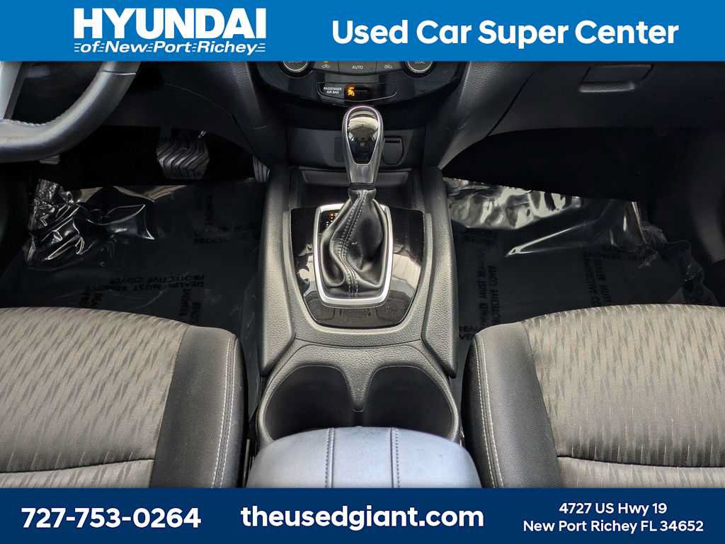 Used 2018 Nissan Rogue SV w/ Premium Package FWD image 22