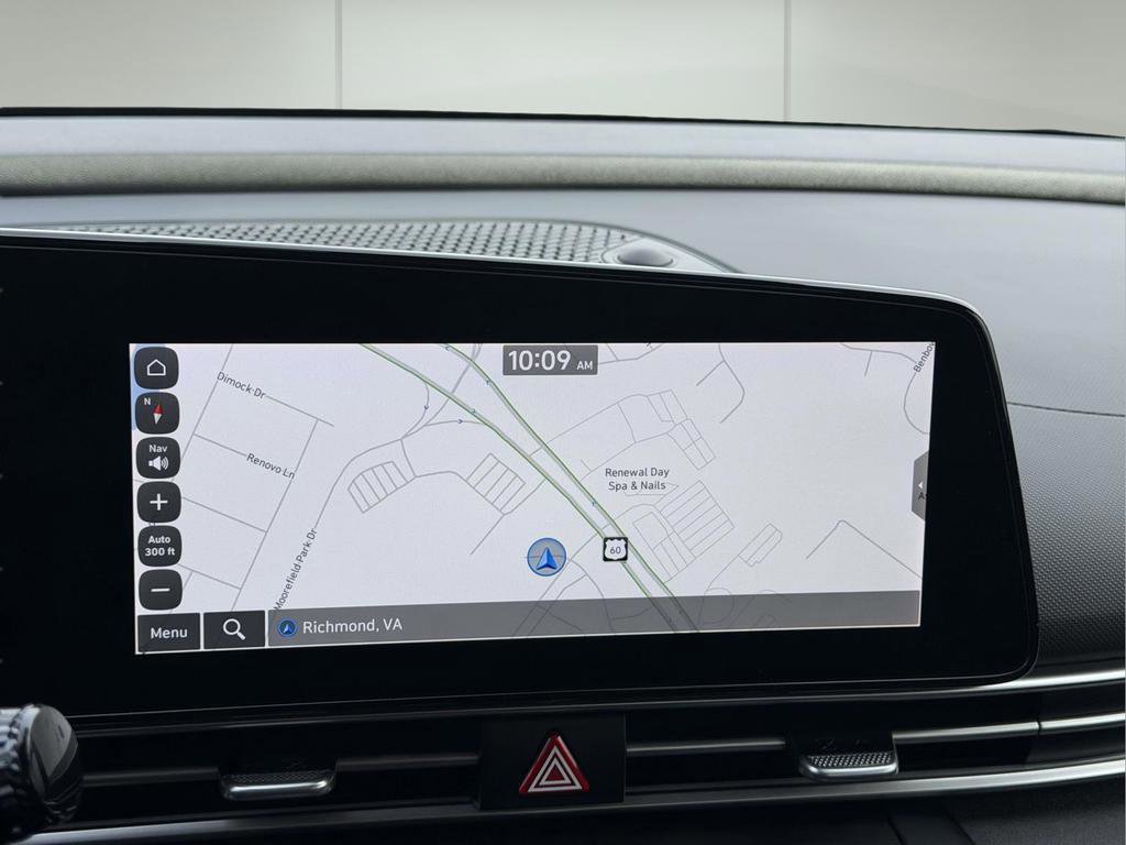 Used 2023 Hyundai Elantra Limited FWD image 3